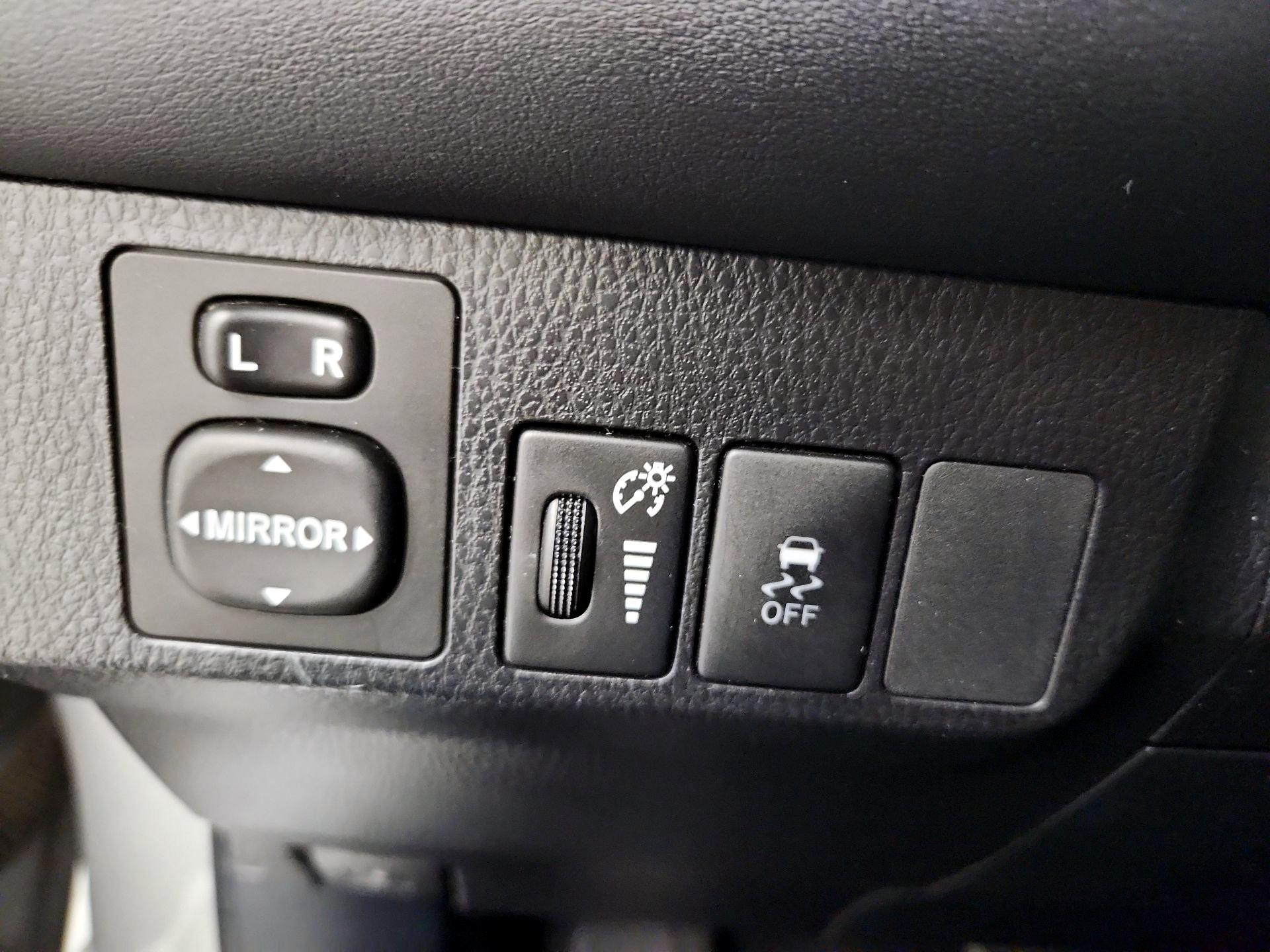 Thumbnail: 2014 Toyota RAV4 - 13