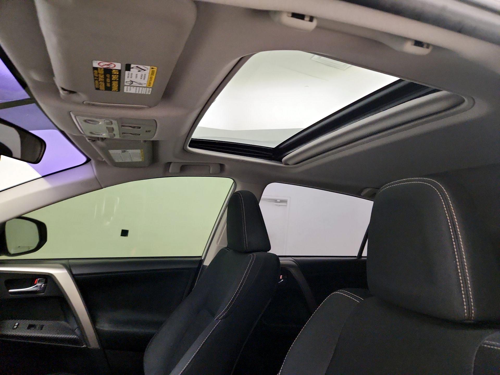 Thumbnail: 2014 Toyota RAV4 - 19