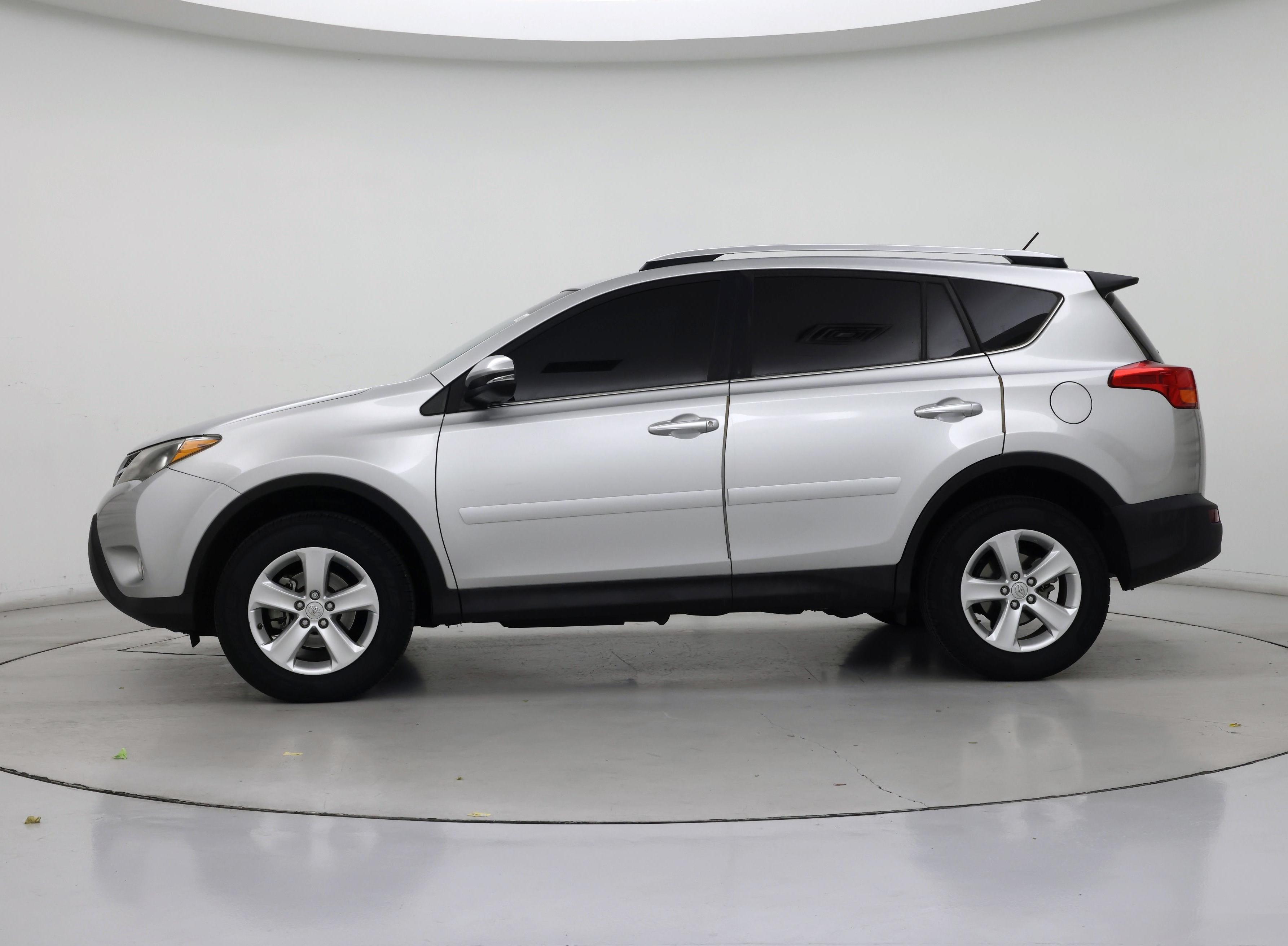 Thumbnail: 2014 Toyota RAV4 - 3