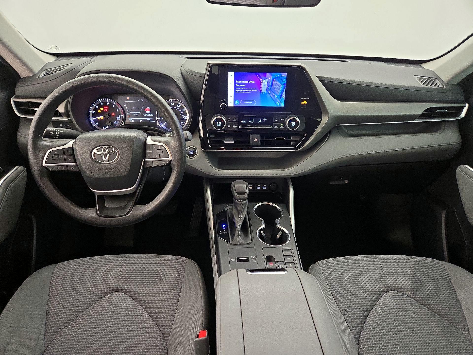 Thumbnail: 2023 Toyota Highlander - 9