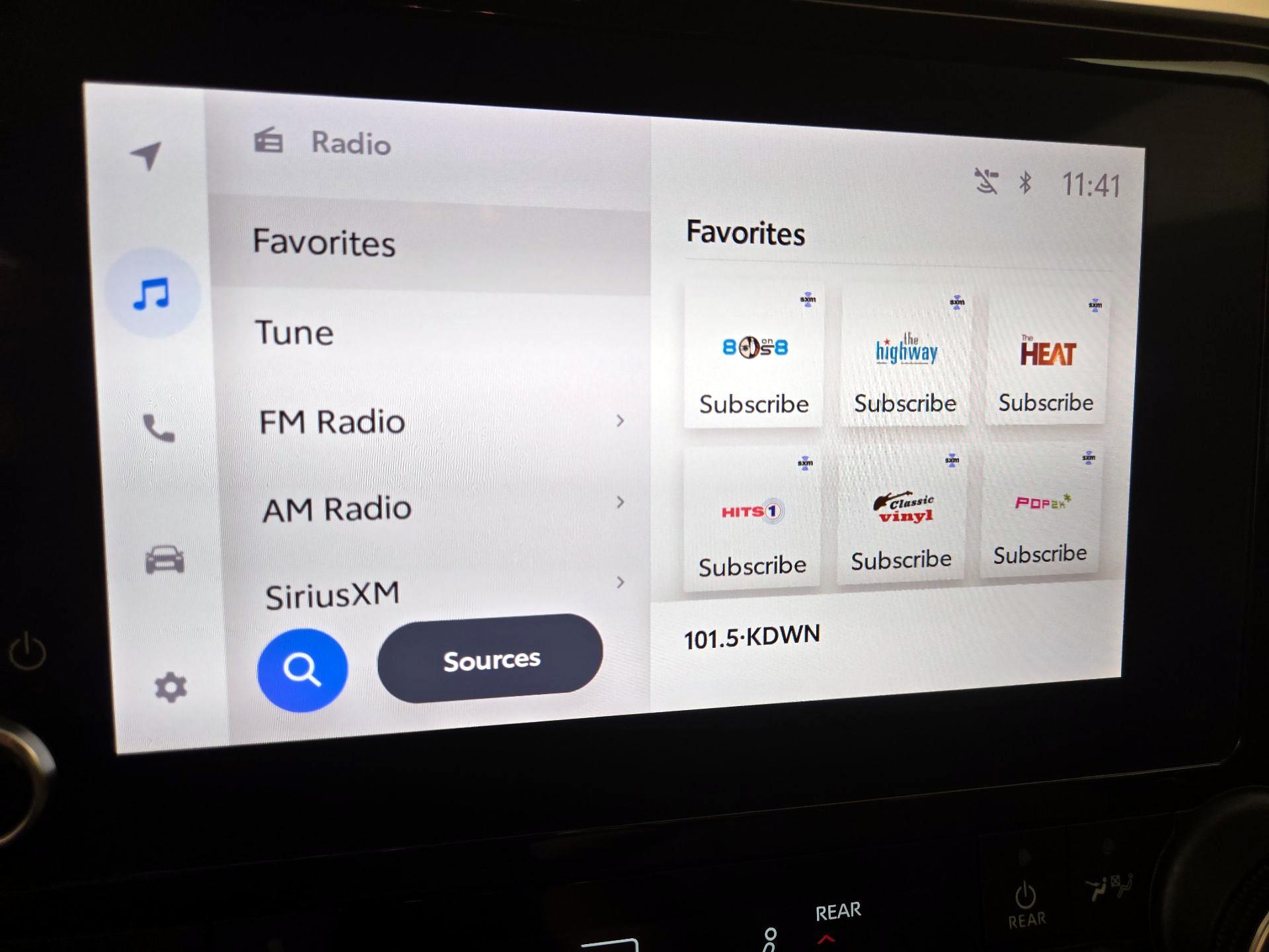 Thumbnail: 2023 Toyota Highlander - 15