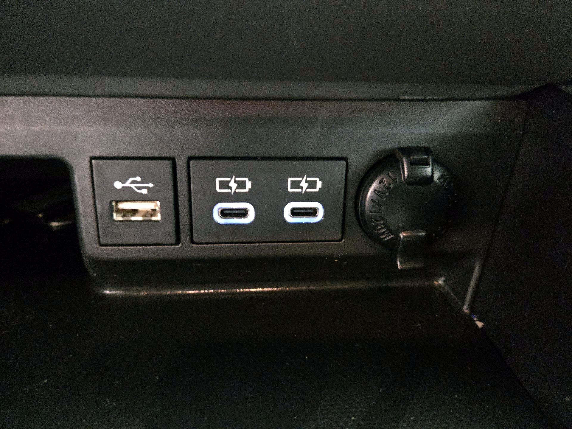 Thumbnail: 2023 Toyota Highlander - 18