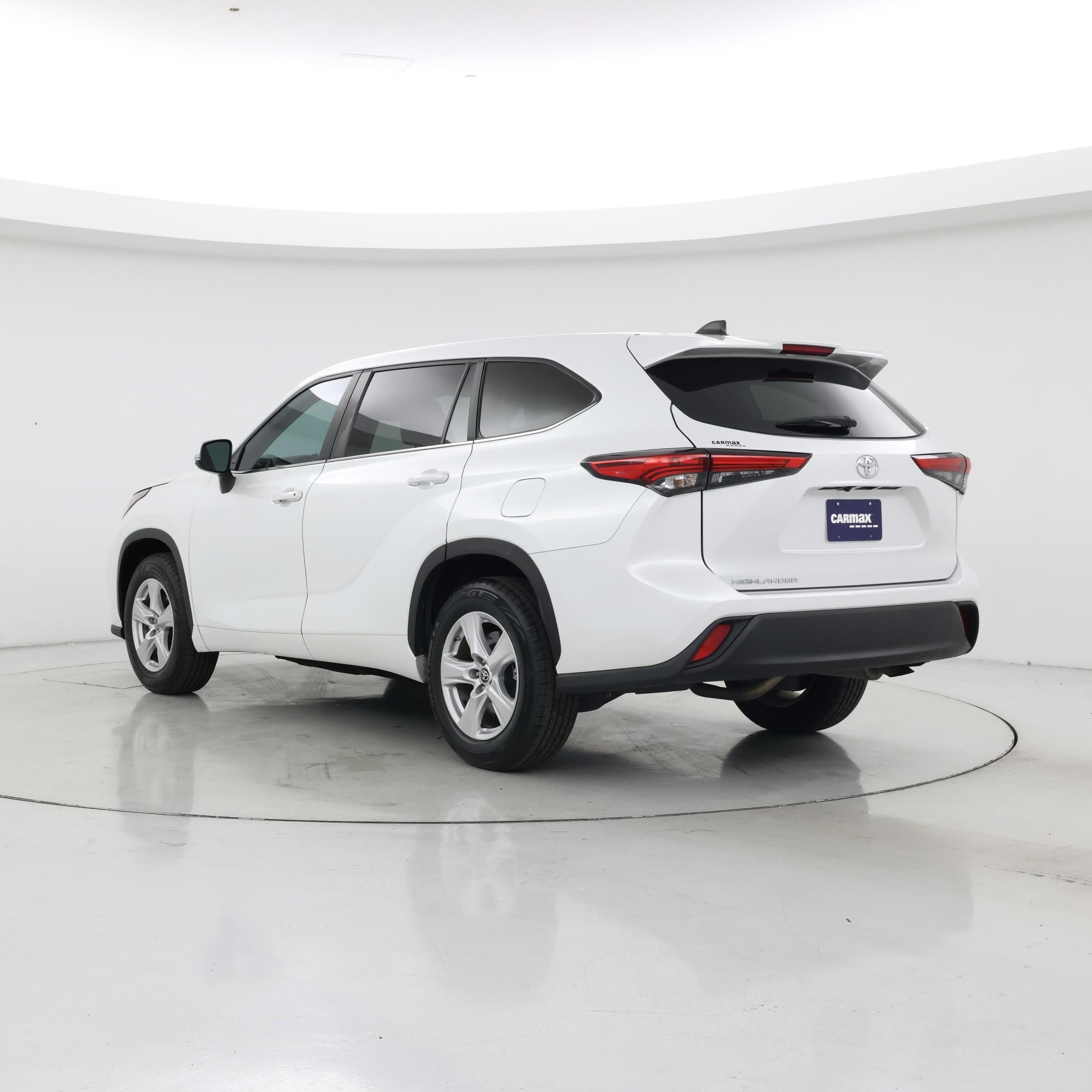 Thumbnail: 2023 Toyota Highlander - 2