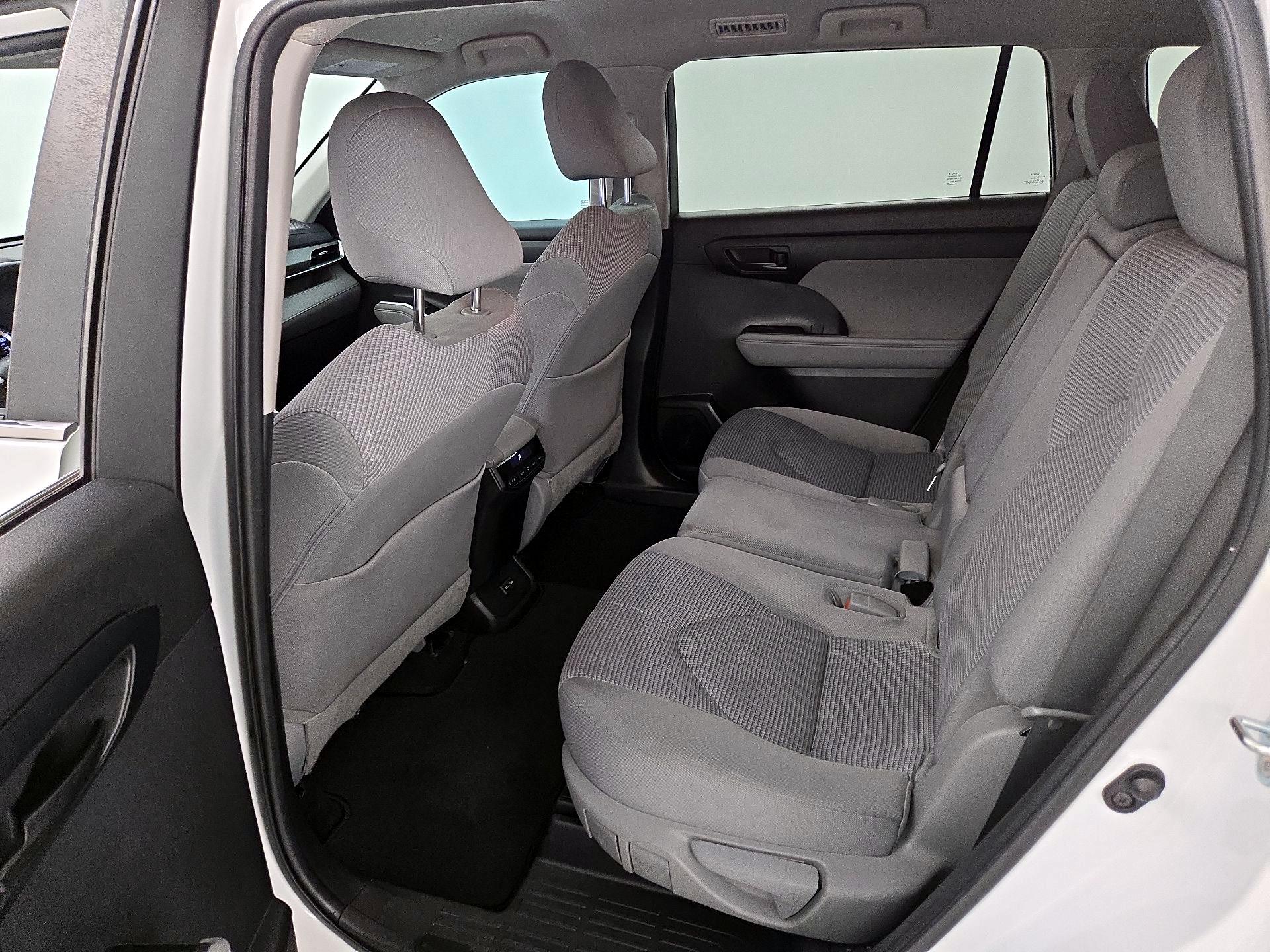 Thumbnail: 2023 Toyota Highlander - 19