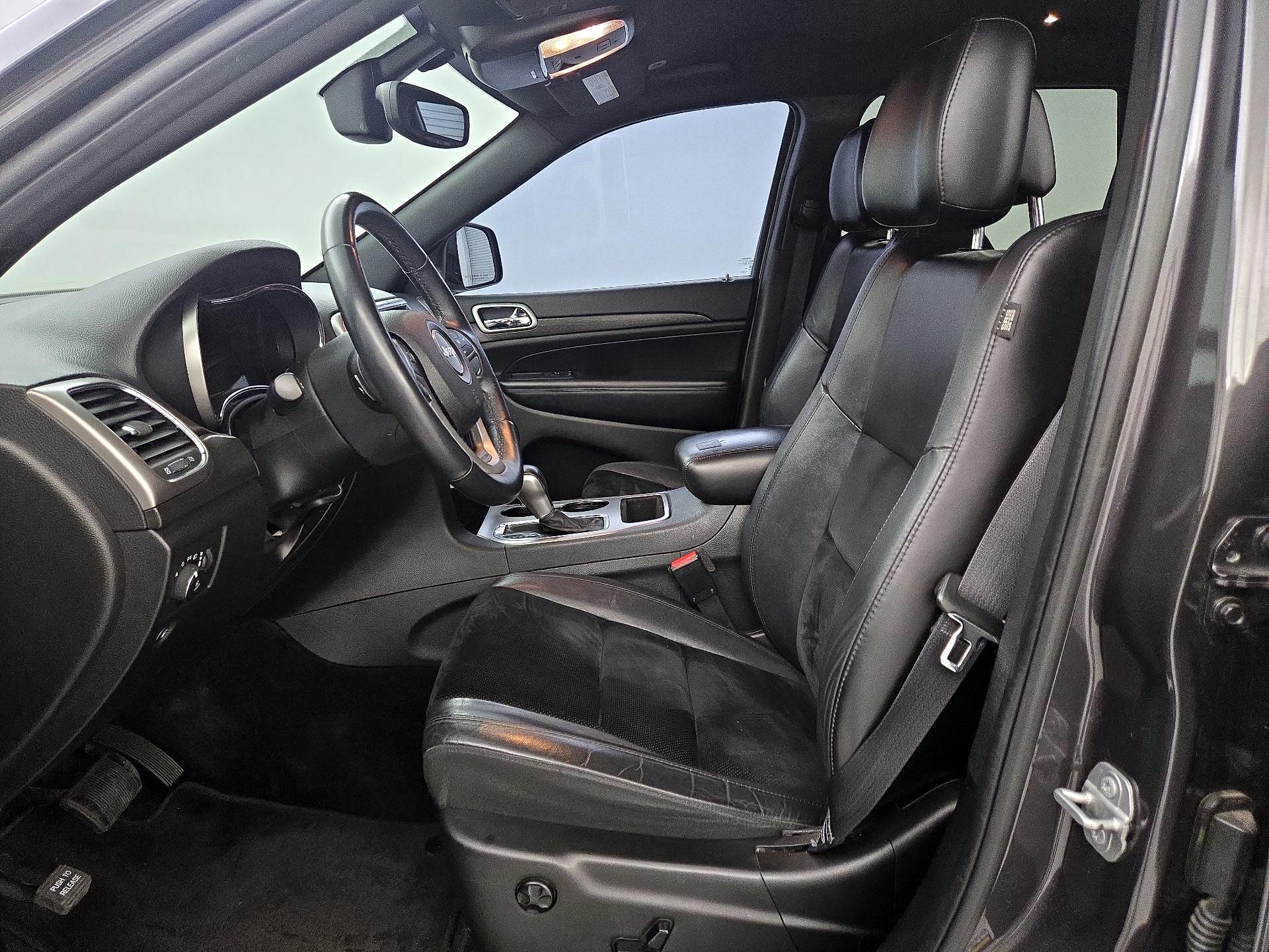 Thumbnail: 2018 Jeep Grand Cherokee - 11