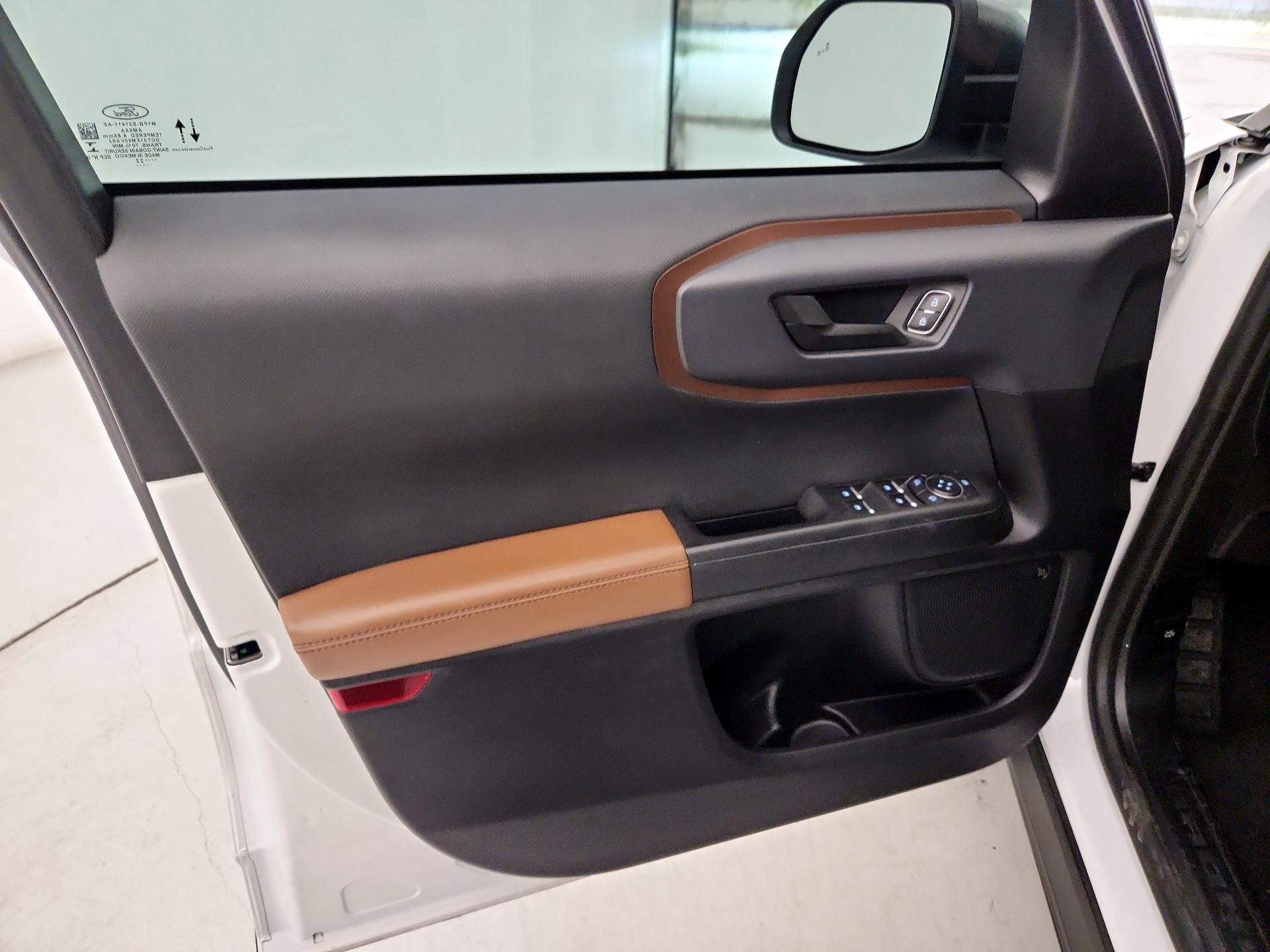 Thumbnail: 2022 Ford Bronco Sport - 12