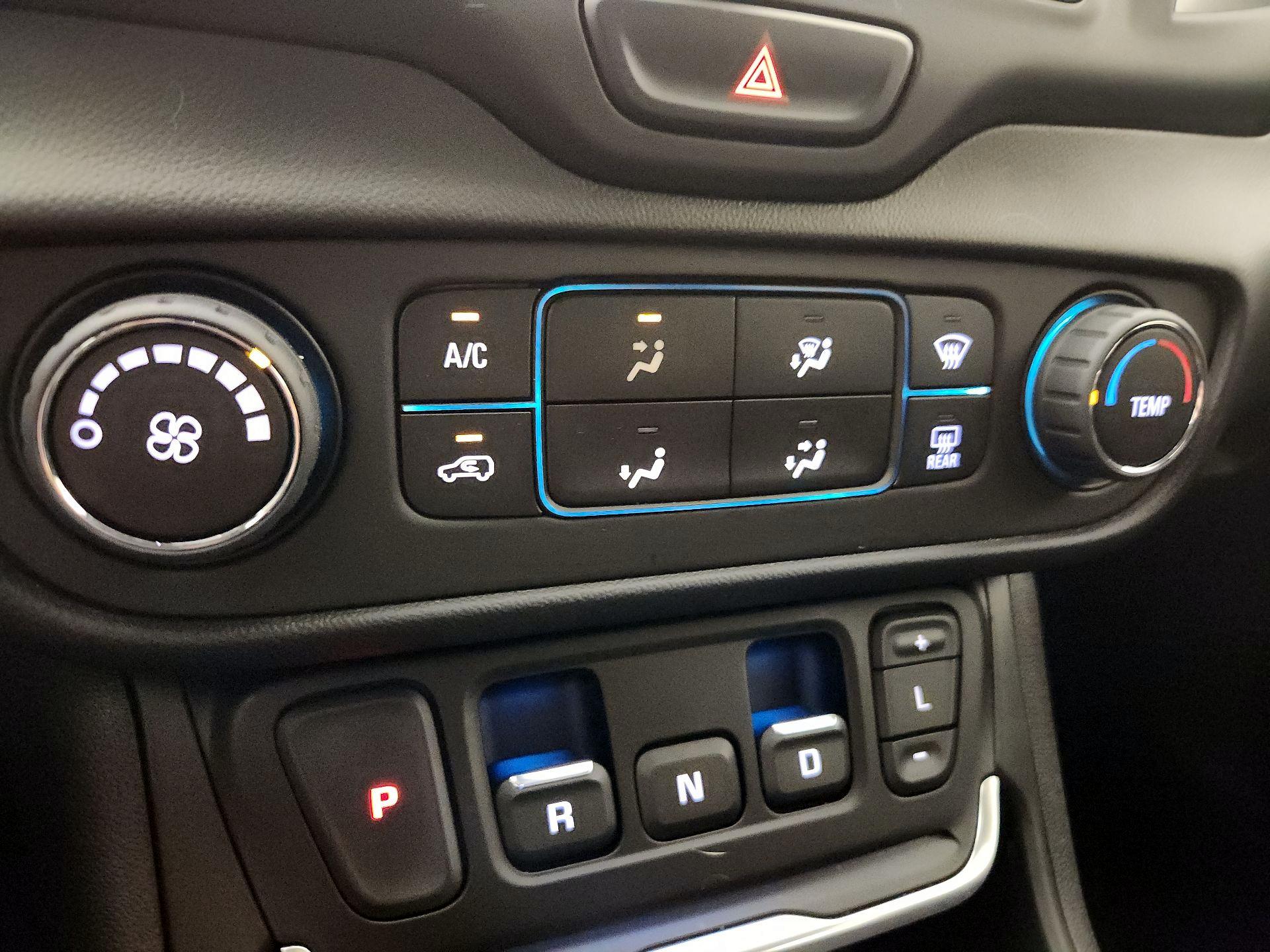 Thumbnail: 2020 GMC Terrain - 16