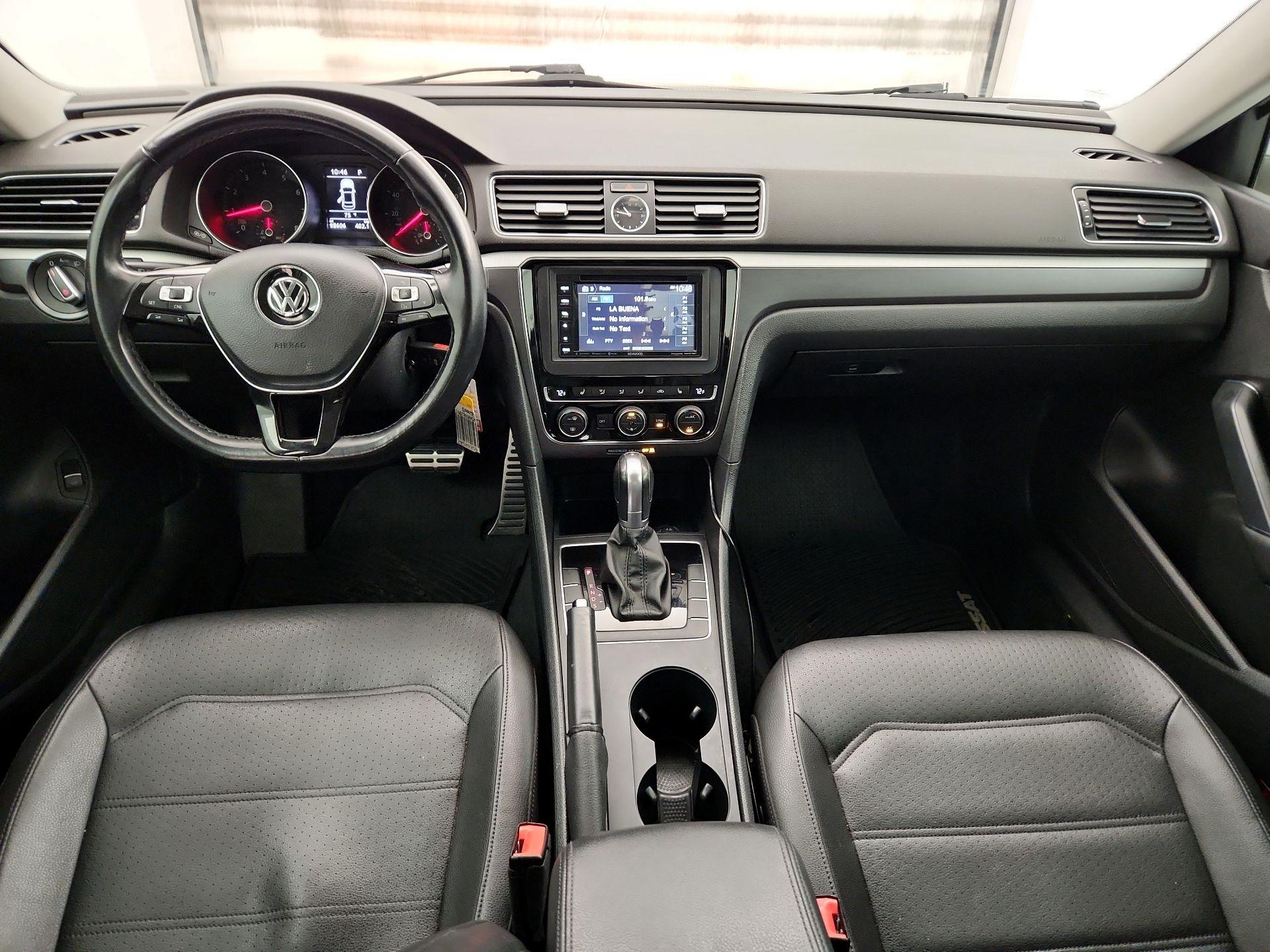 Thumbnail: 2017 Volkswagen Passat - 9