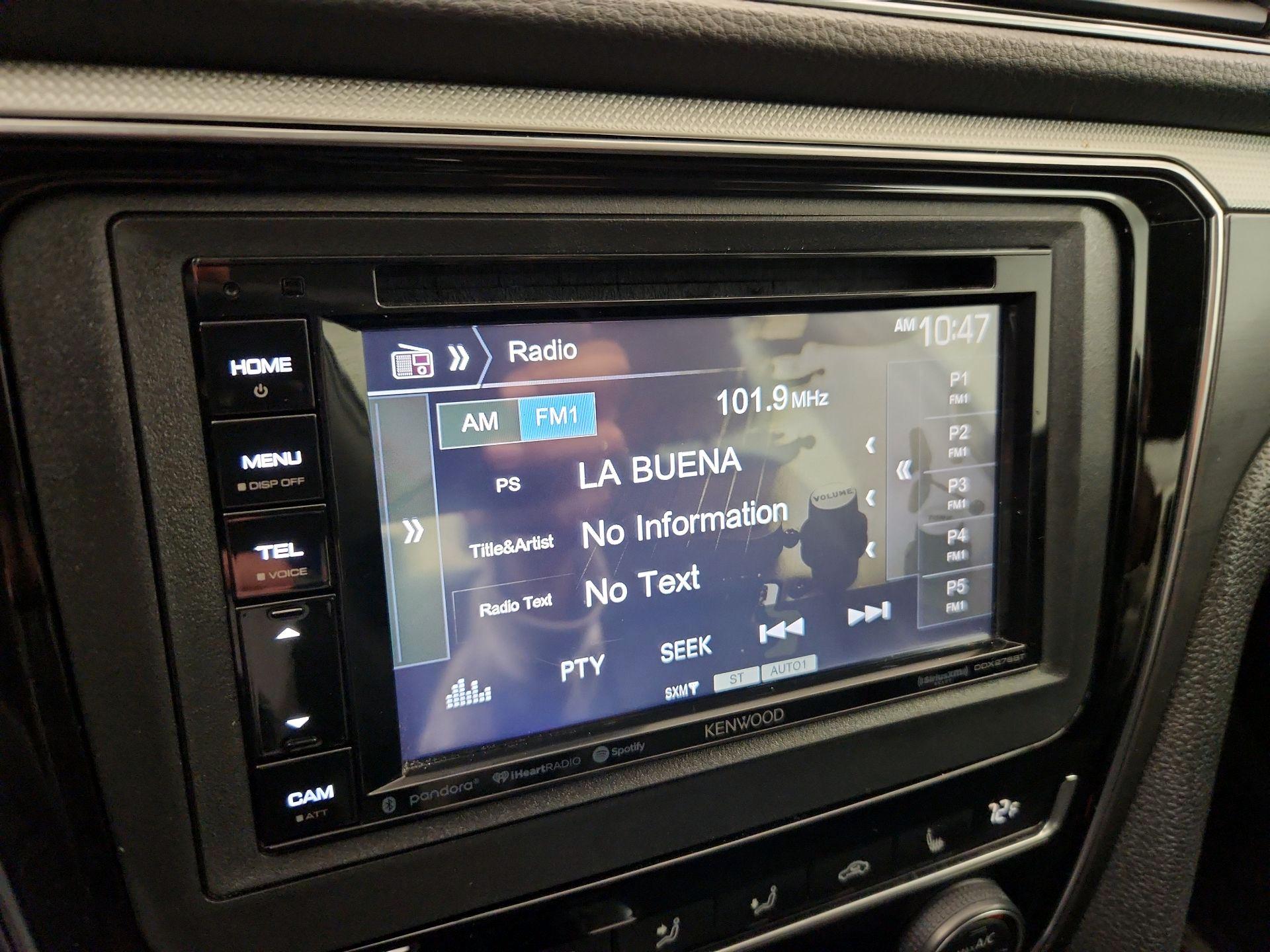 Thumbnail: 2017 Volkswagen Passat - 15