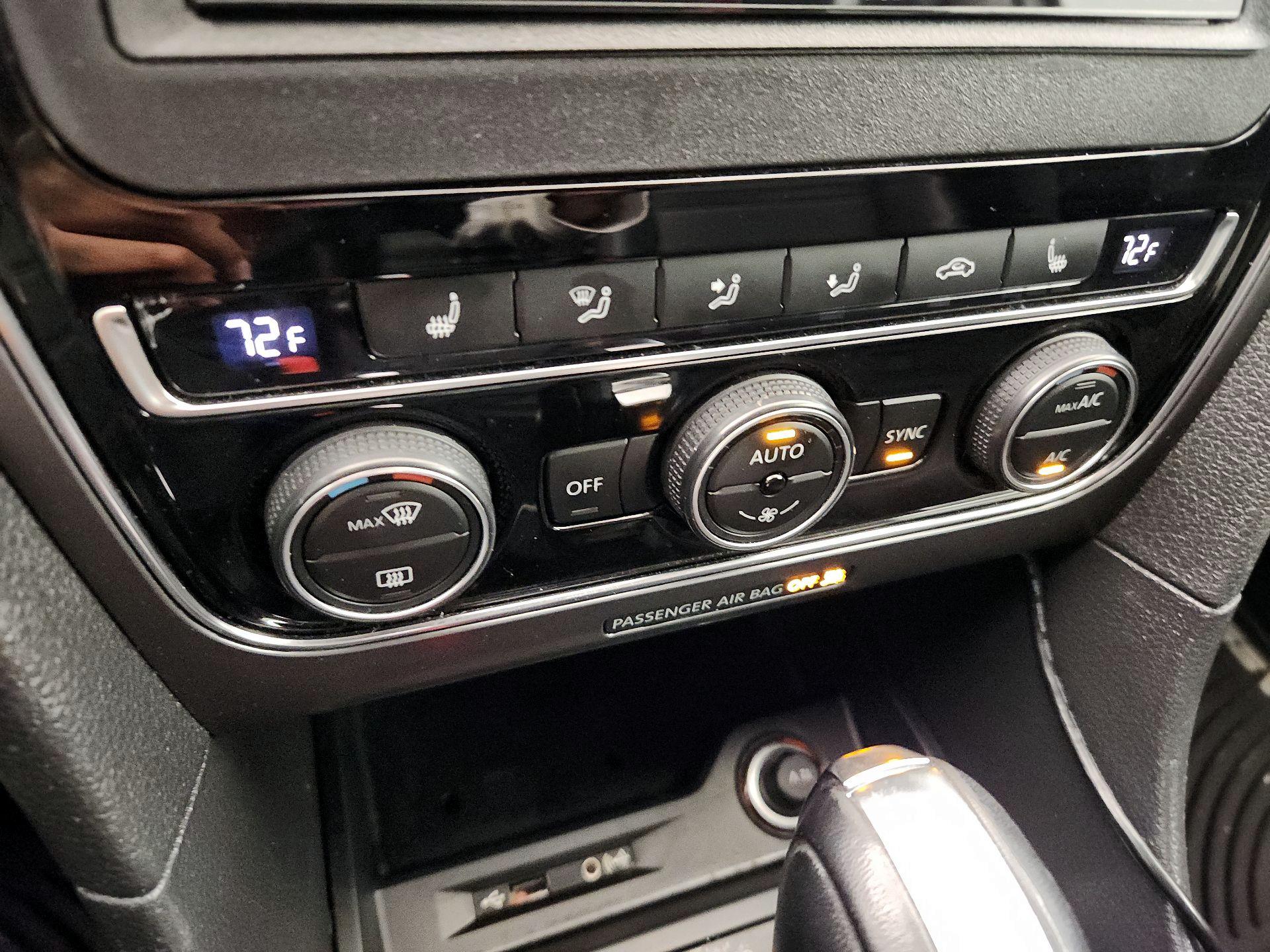 Thumbnail: 2017 Volkswagen Passat - 16