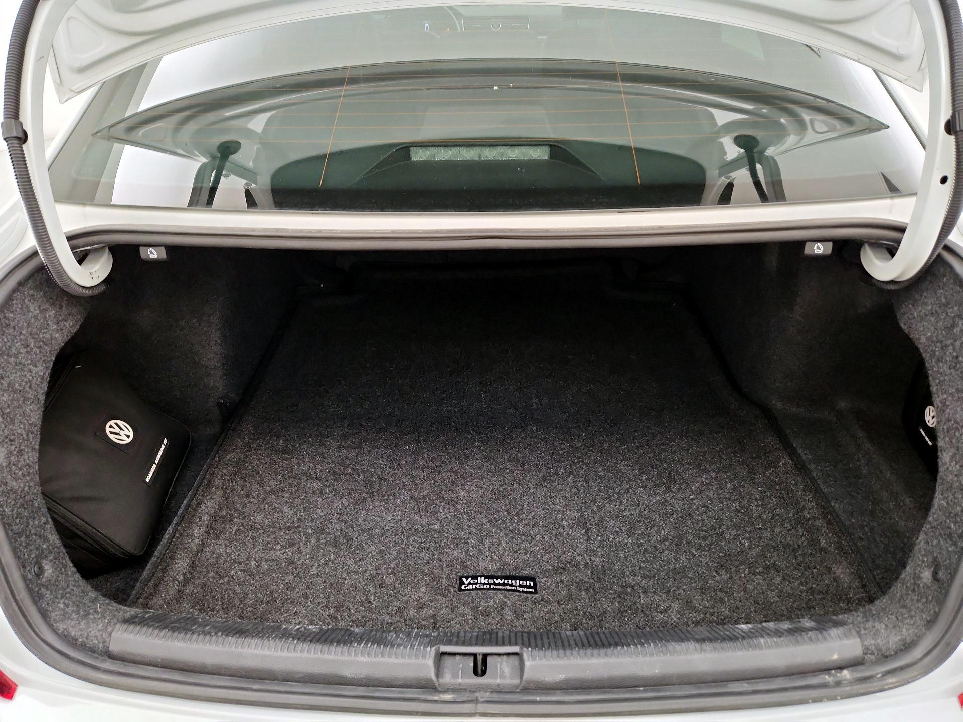 Thumbnail: 2017 Volkswagen Passat - 19