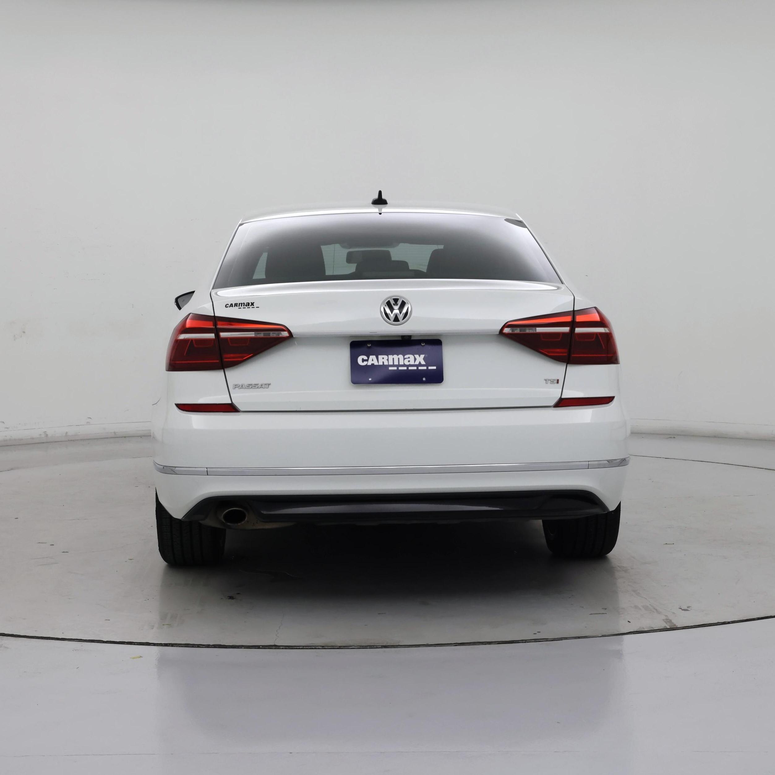 Thumbnail: 2017 Volkswagen Passat - 6