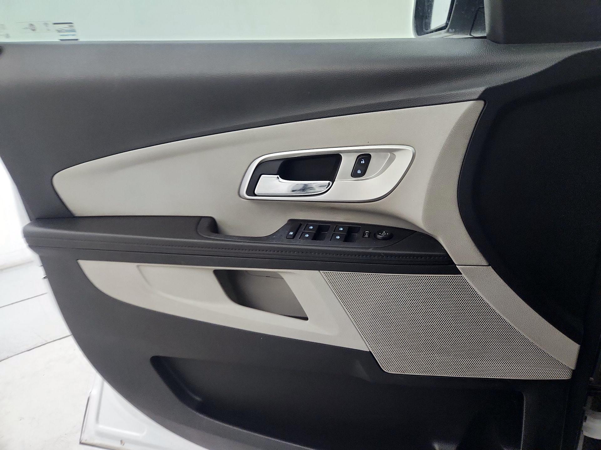 Thumbnail: 2016 Chevrolet Equinox - 12