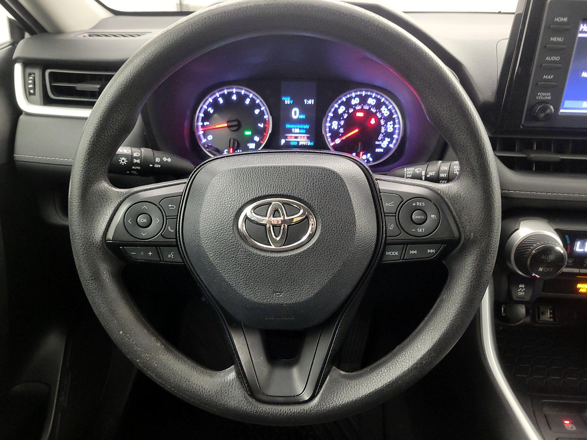 Thumbnail: 2019 Toyota RAV4 - 10