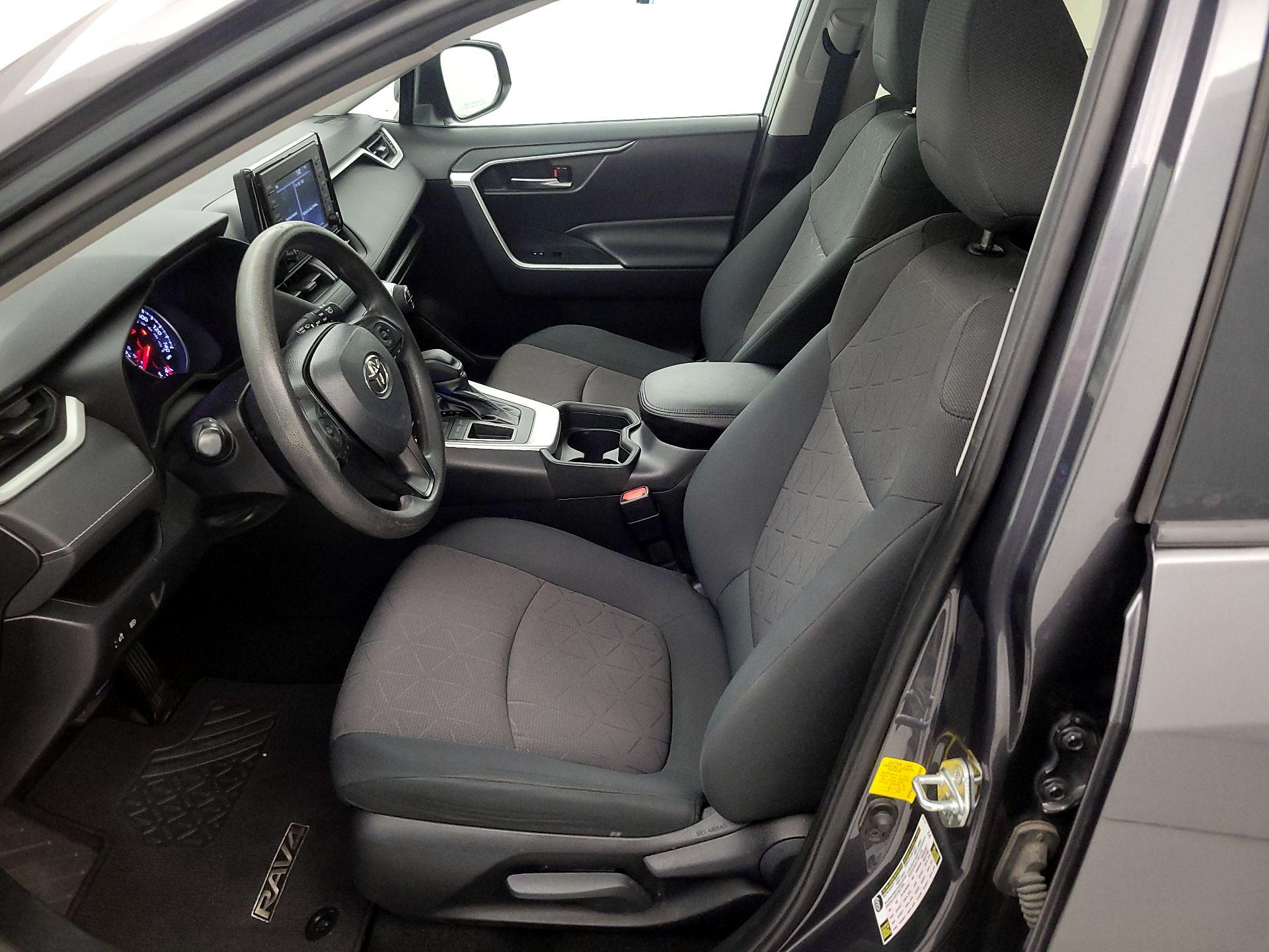 Thumbnail: 2019 Toyota RAV4 - 11