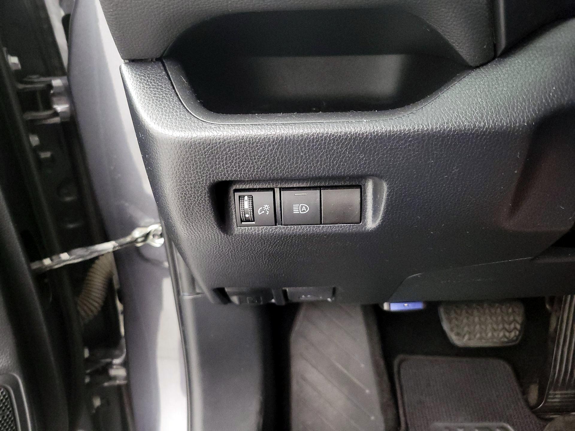 Thumbnail: 2019 Toyota RAV4 - 13