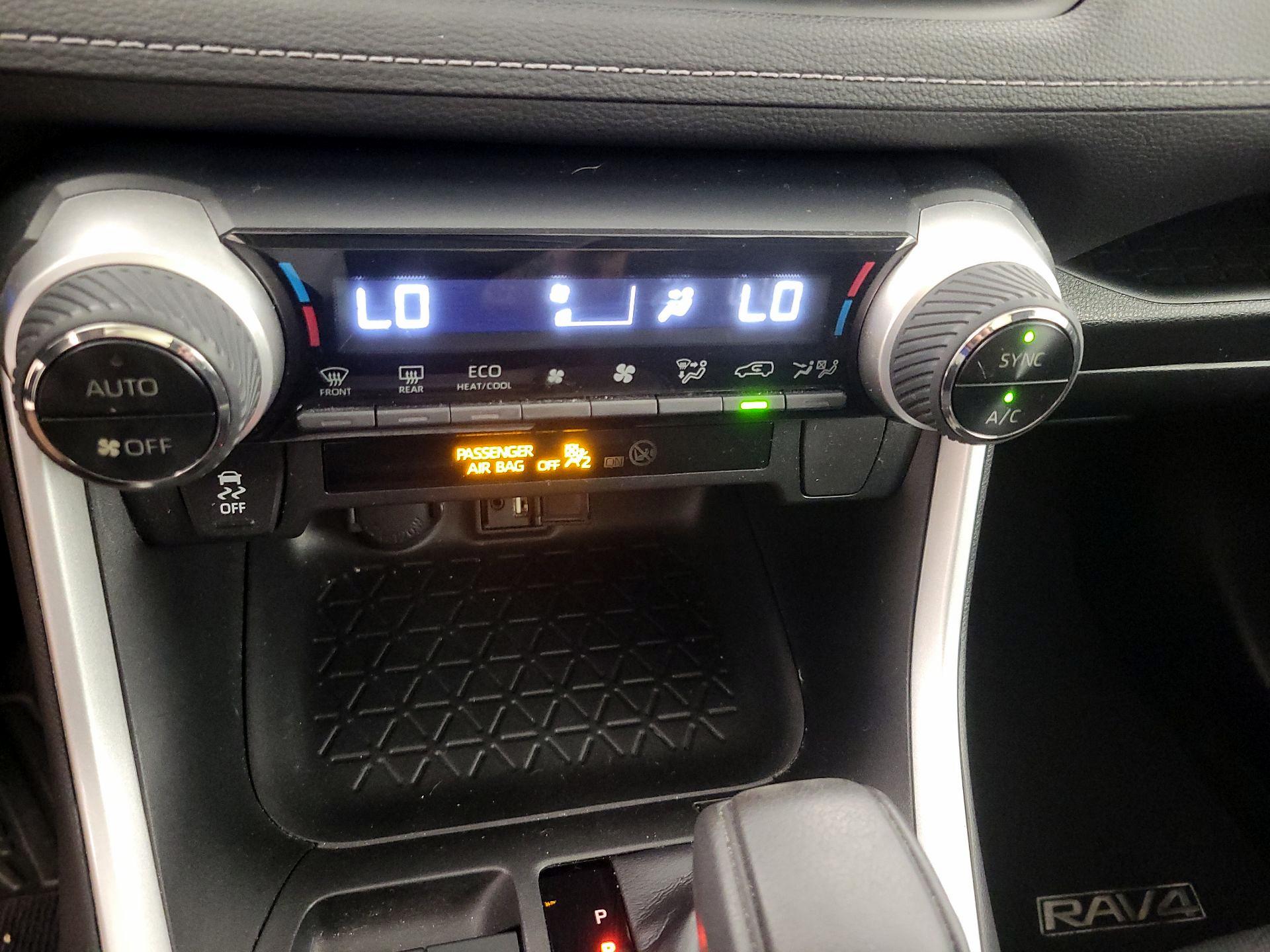 Thumbnail: 2019 Toyota RAV4 - 16