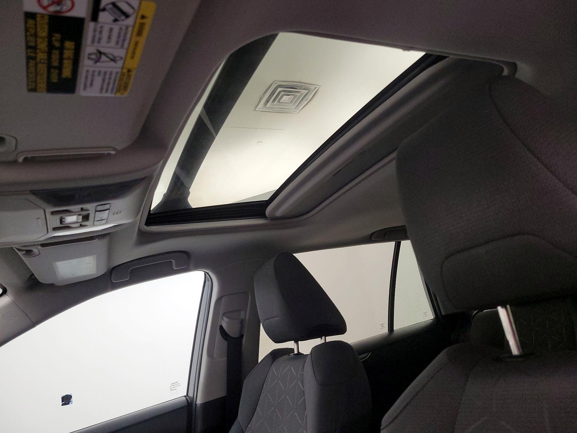 Thumbnail: 2019 Toyota RAV4 - 19