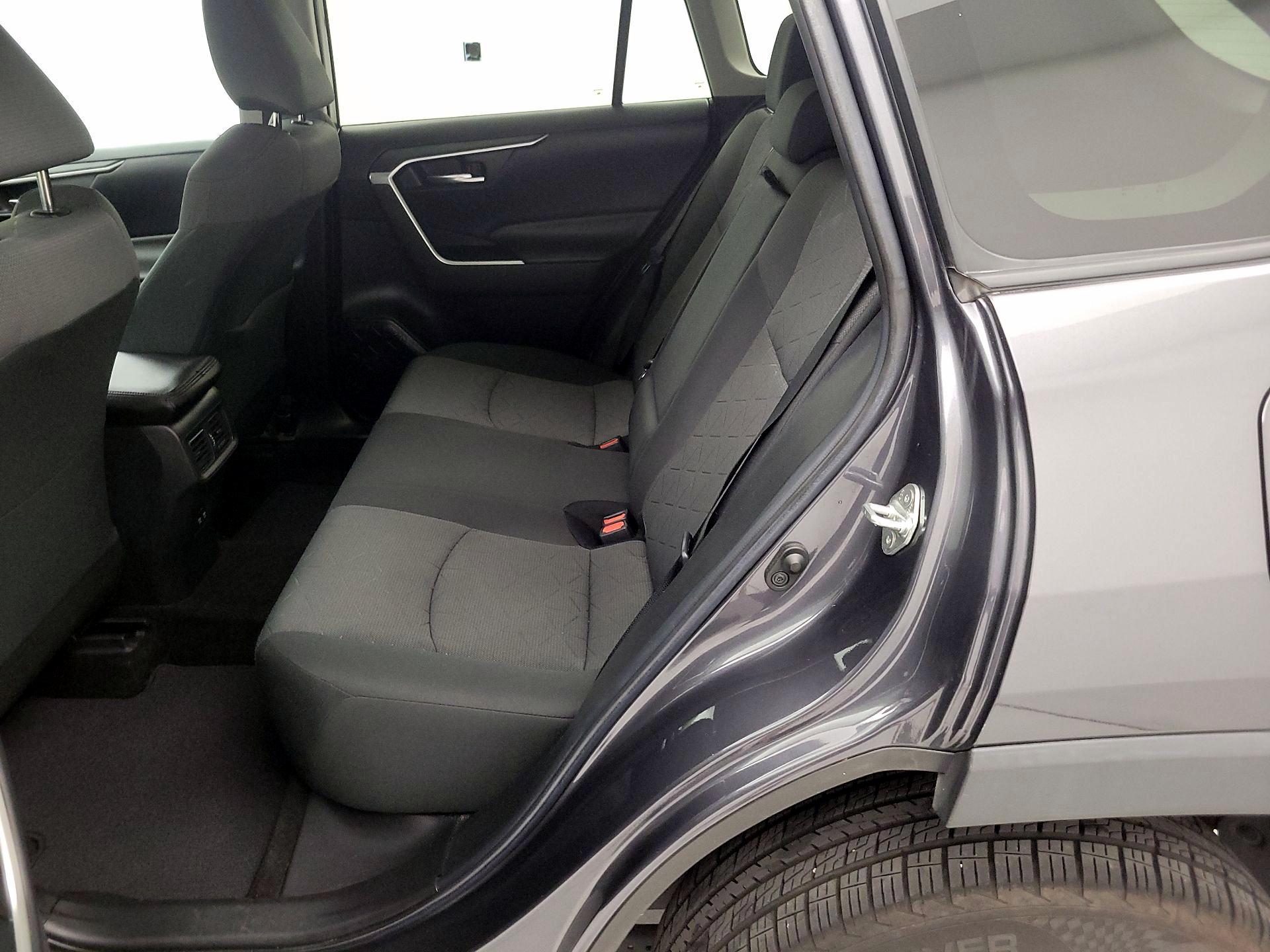 Thumbnail: 2019 Toyota RAV4 - 20