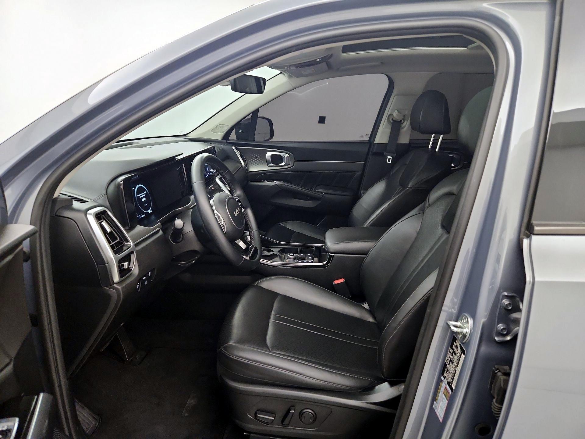 Thumbnail: 2023 Kia Sorento - 11