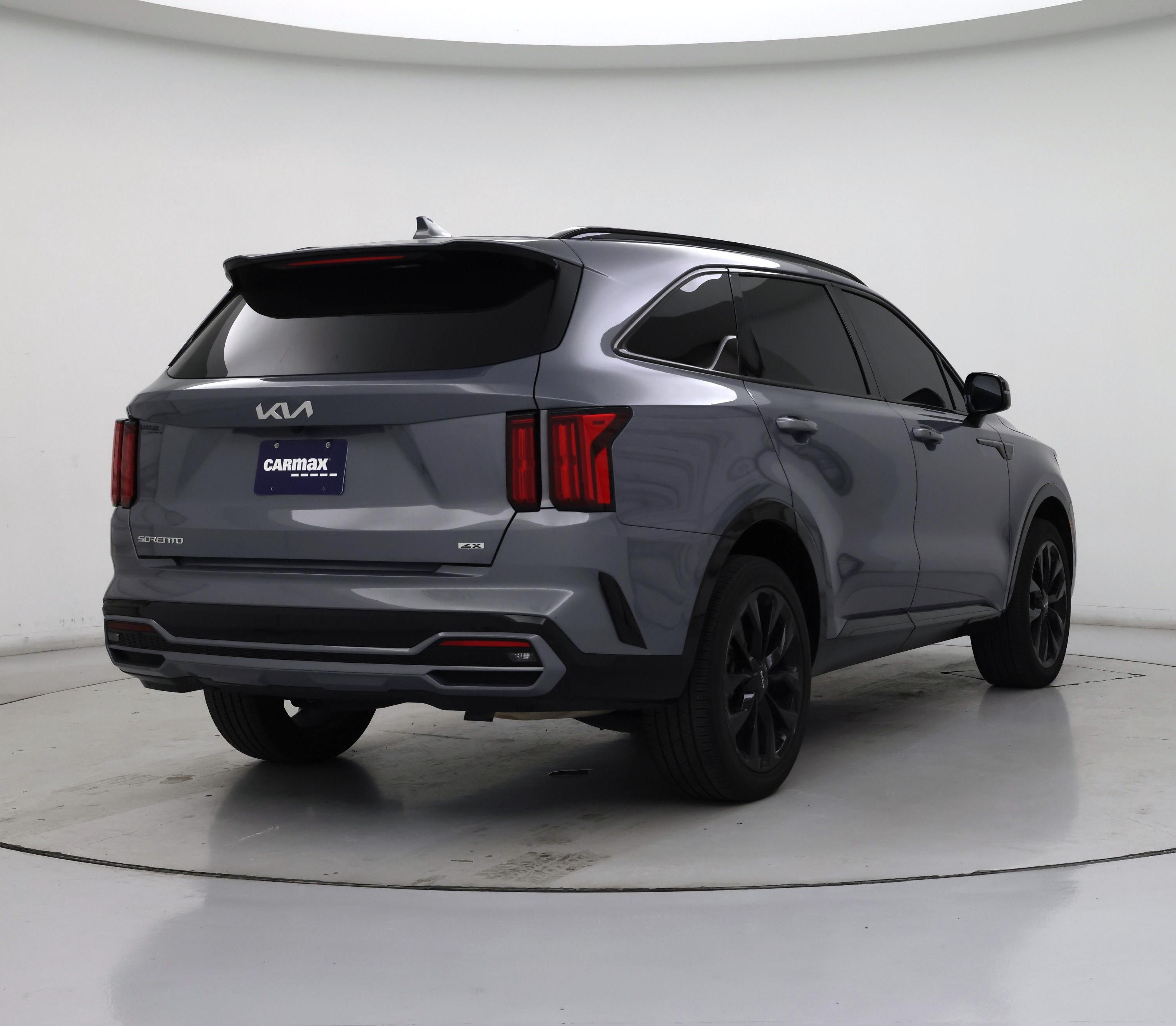 Thumbnail: 2023 Kia Sorento - 8