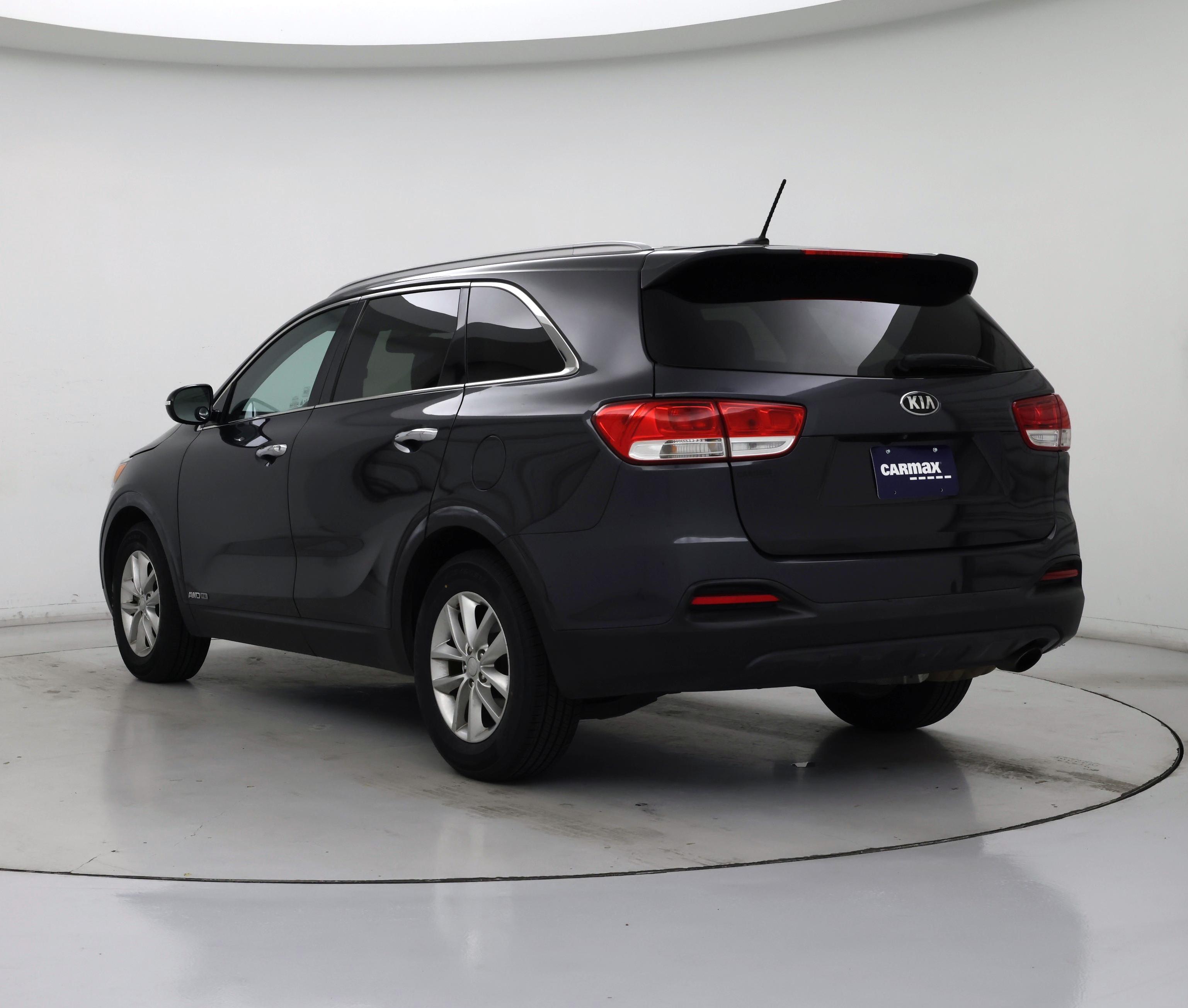 Thumbnail: 2017 Kia Sorento - 2