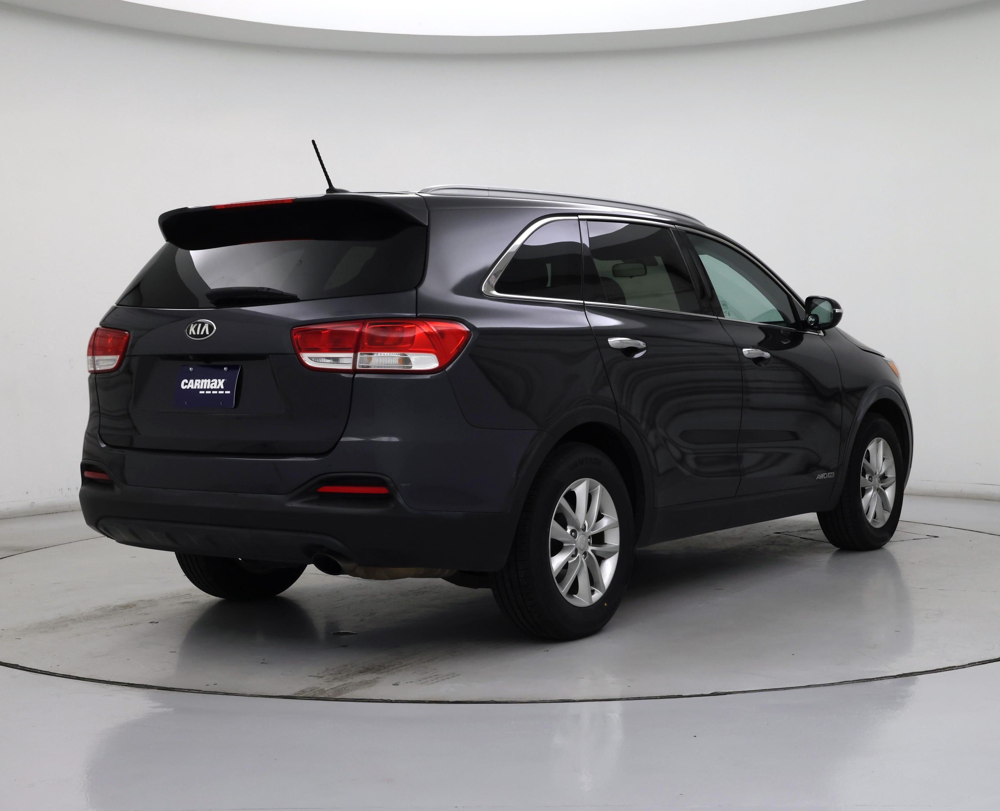 Thumbnail: 2017 Kia Sorento - 8