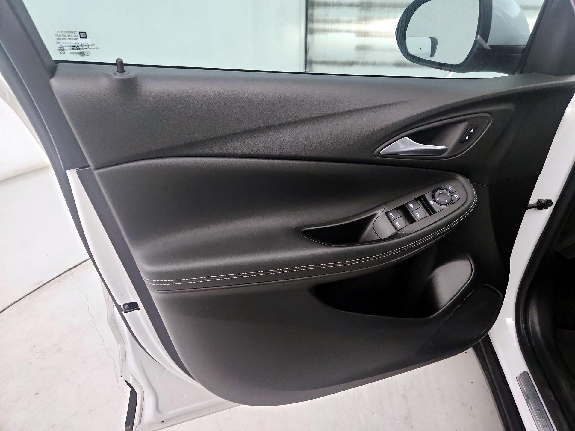 Thumbnail: 2022 Buick Encore GX - 12