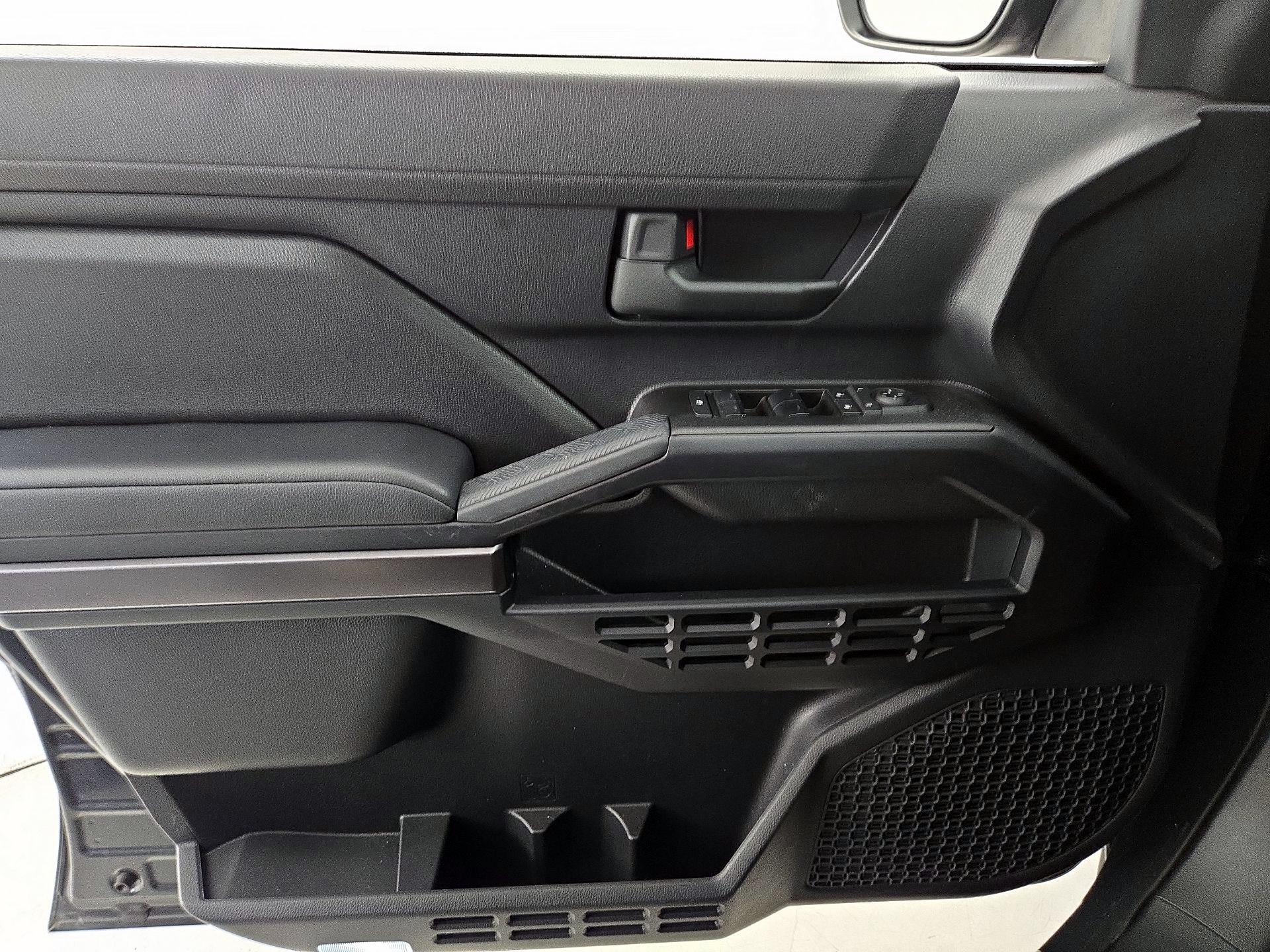 Thumbnail: 2025 Toyota 4Runner - 12