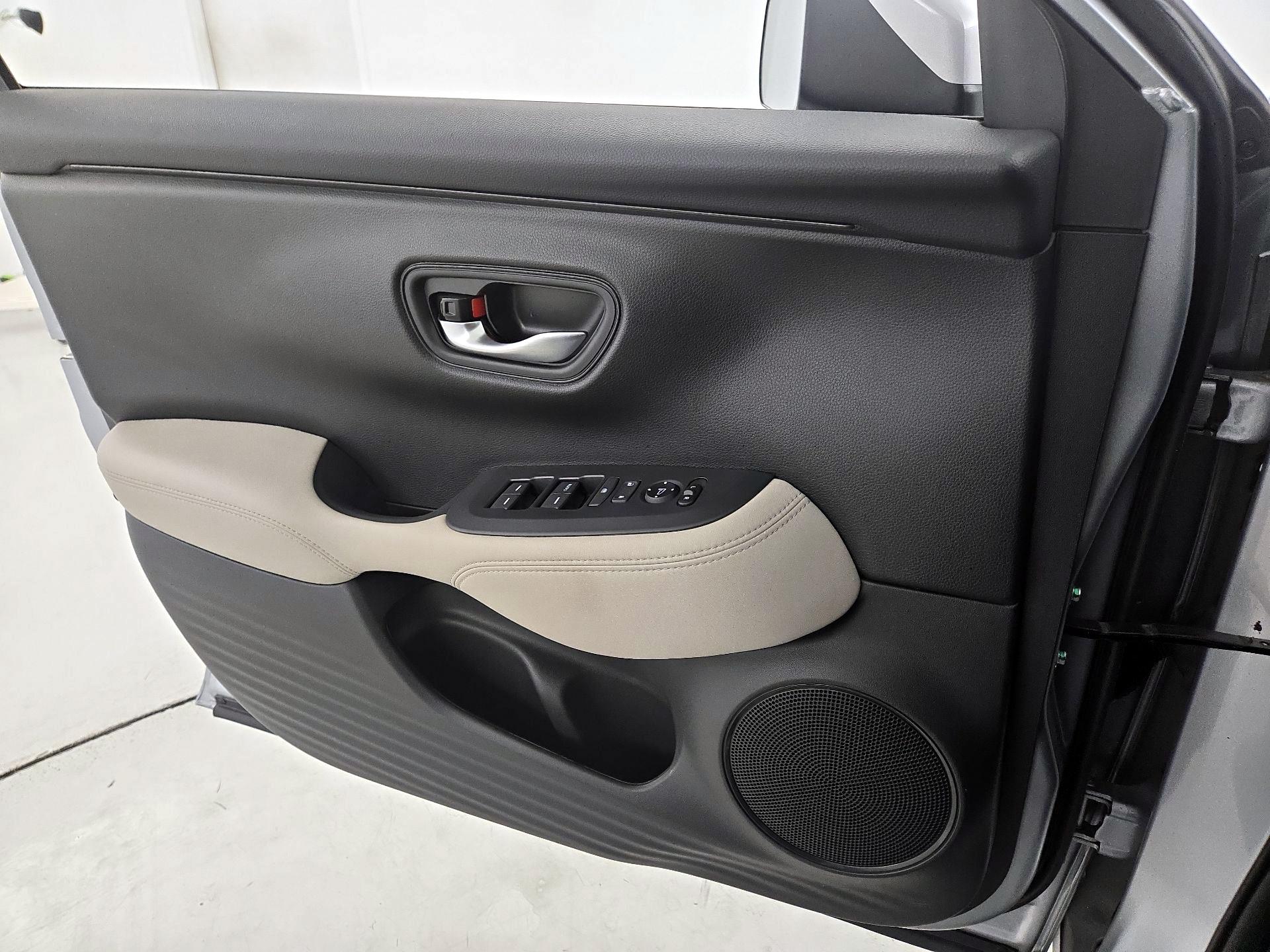 Thumbnail: 2025 Honda HR-V - 12