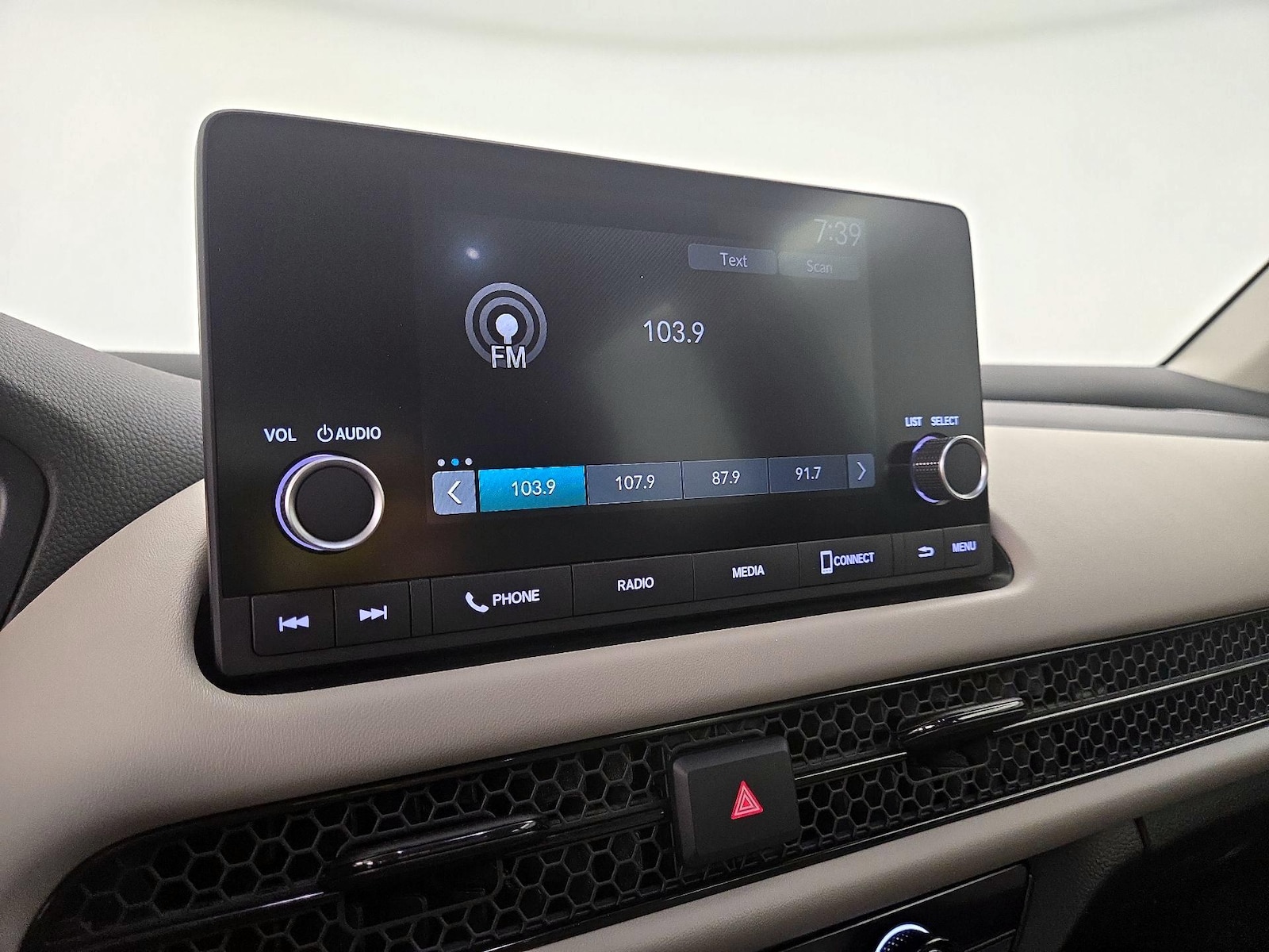 2025 Honda HR-V LX - Photo 16