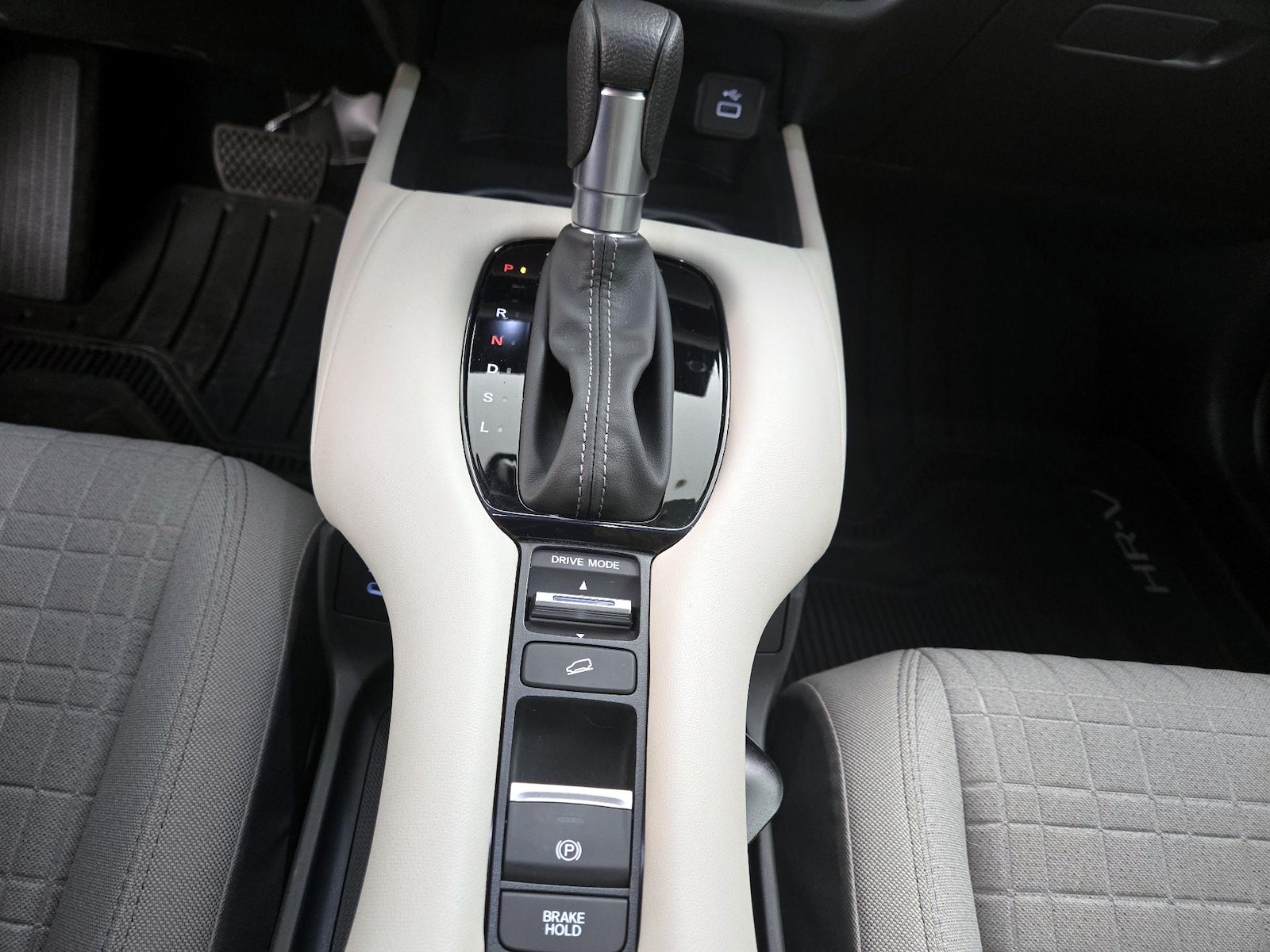 2025 Honda HR-V LX - Photo 18