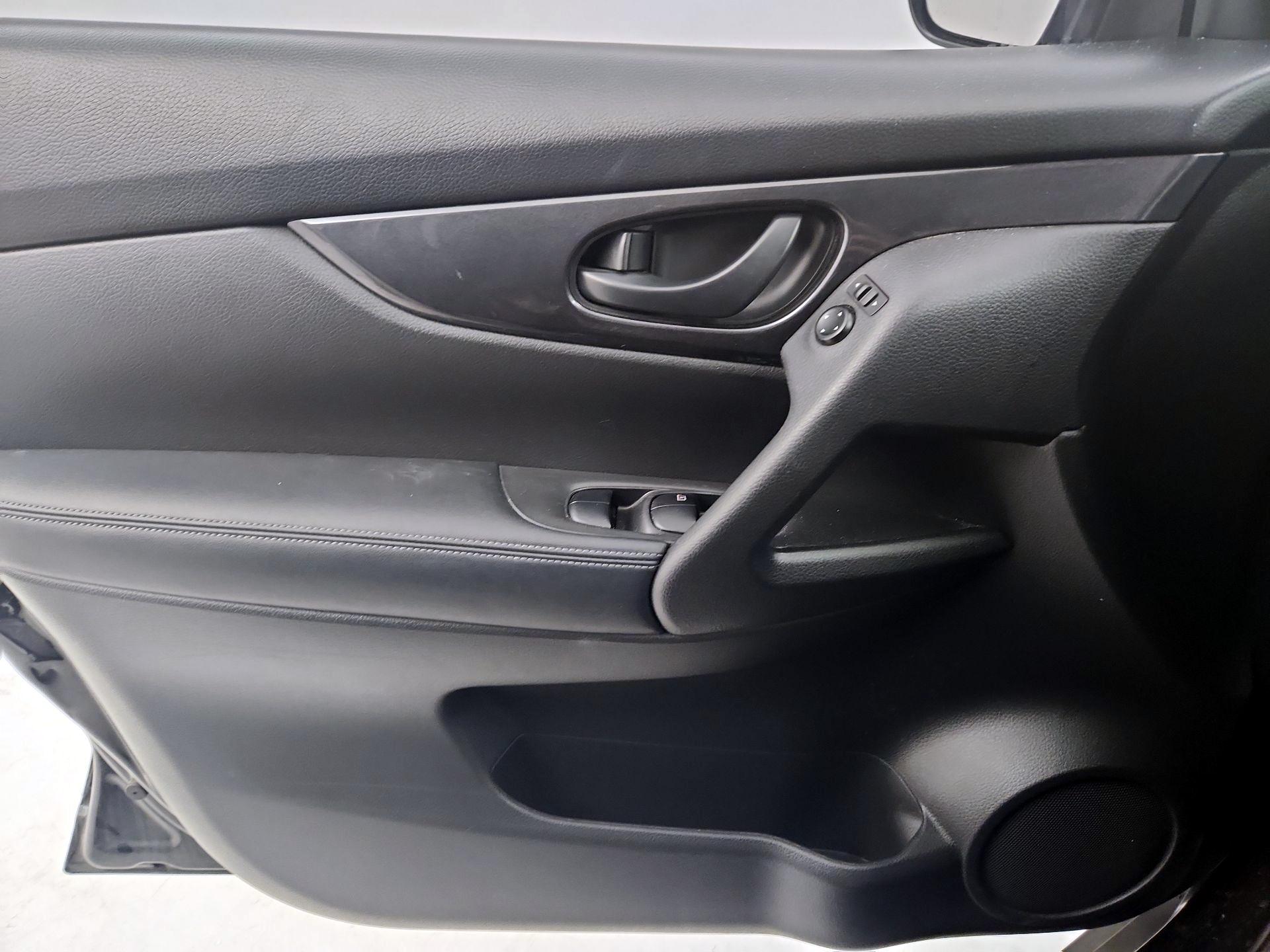 Thumbnail: 2019 Nissan Rogue - 12
