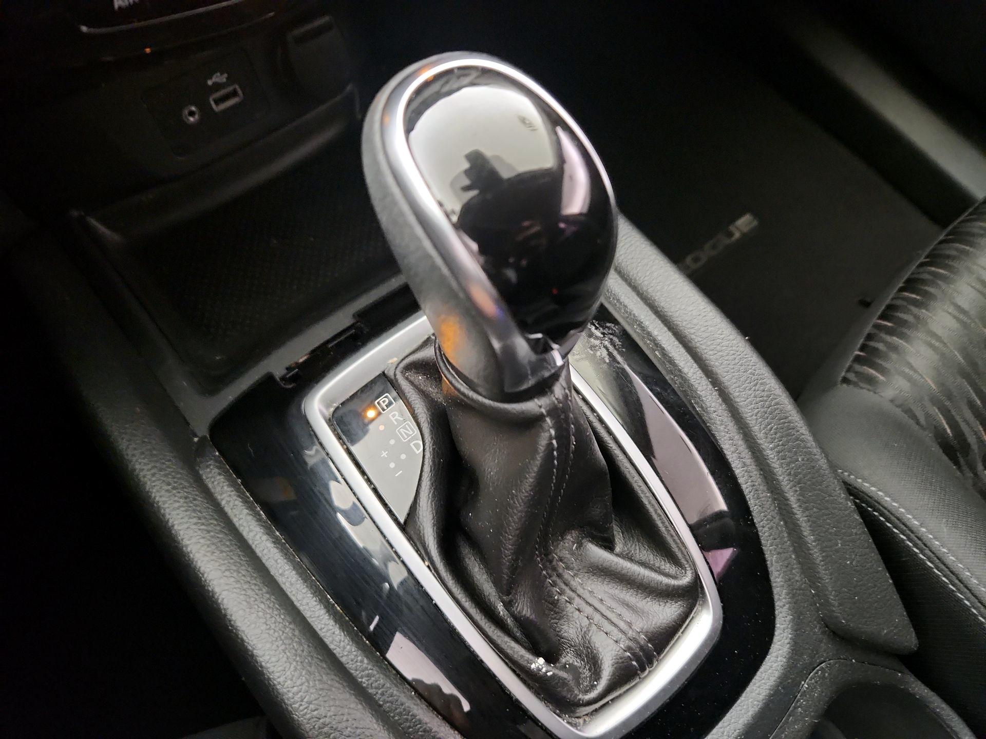 Thumbnail: 2019 Nissan Rogue - 17