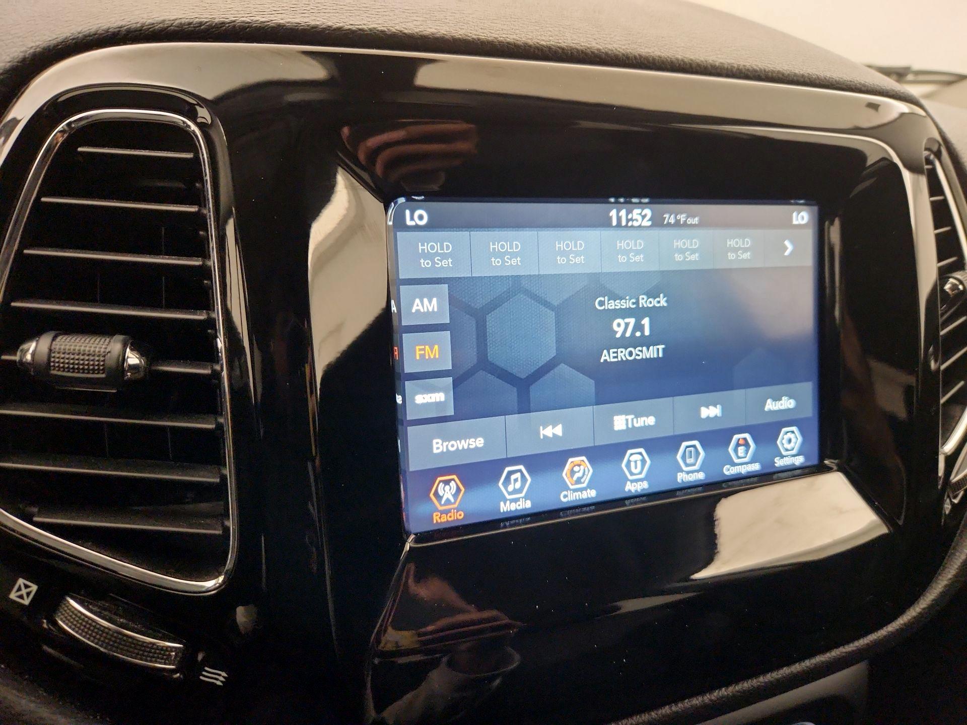 Thumbnail: 2020 Jeep Compass - 15