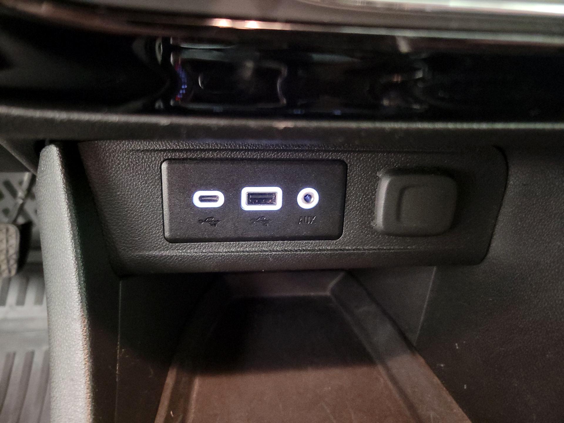 Thumbnail: 2023 Buick Encore GX - 18