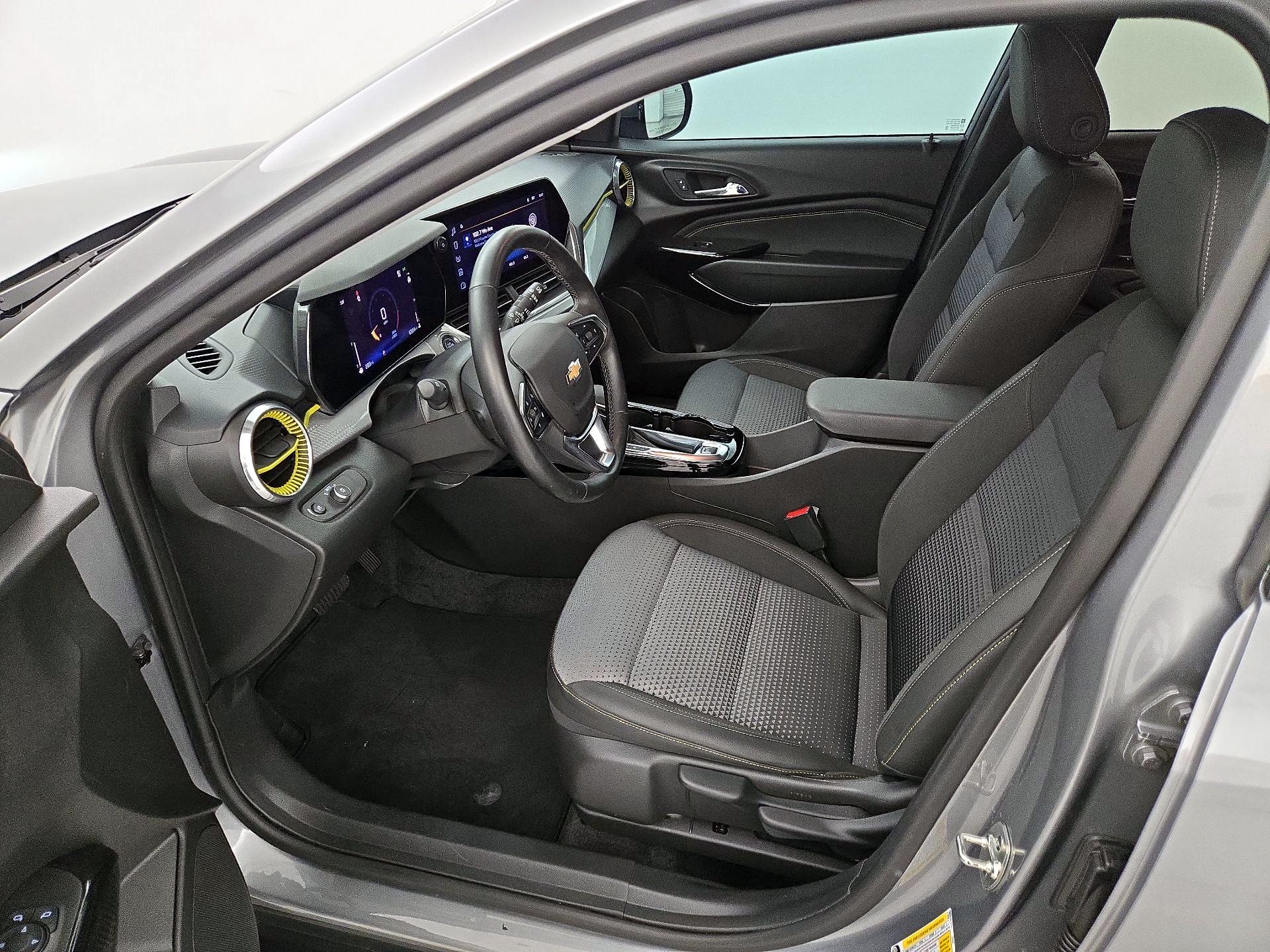 Thumbnail: 2025 Chevrolet Trax - 11