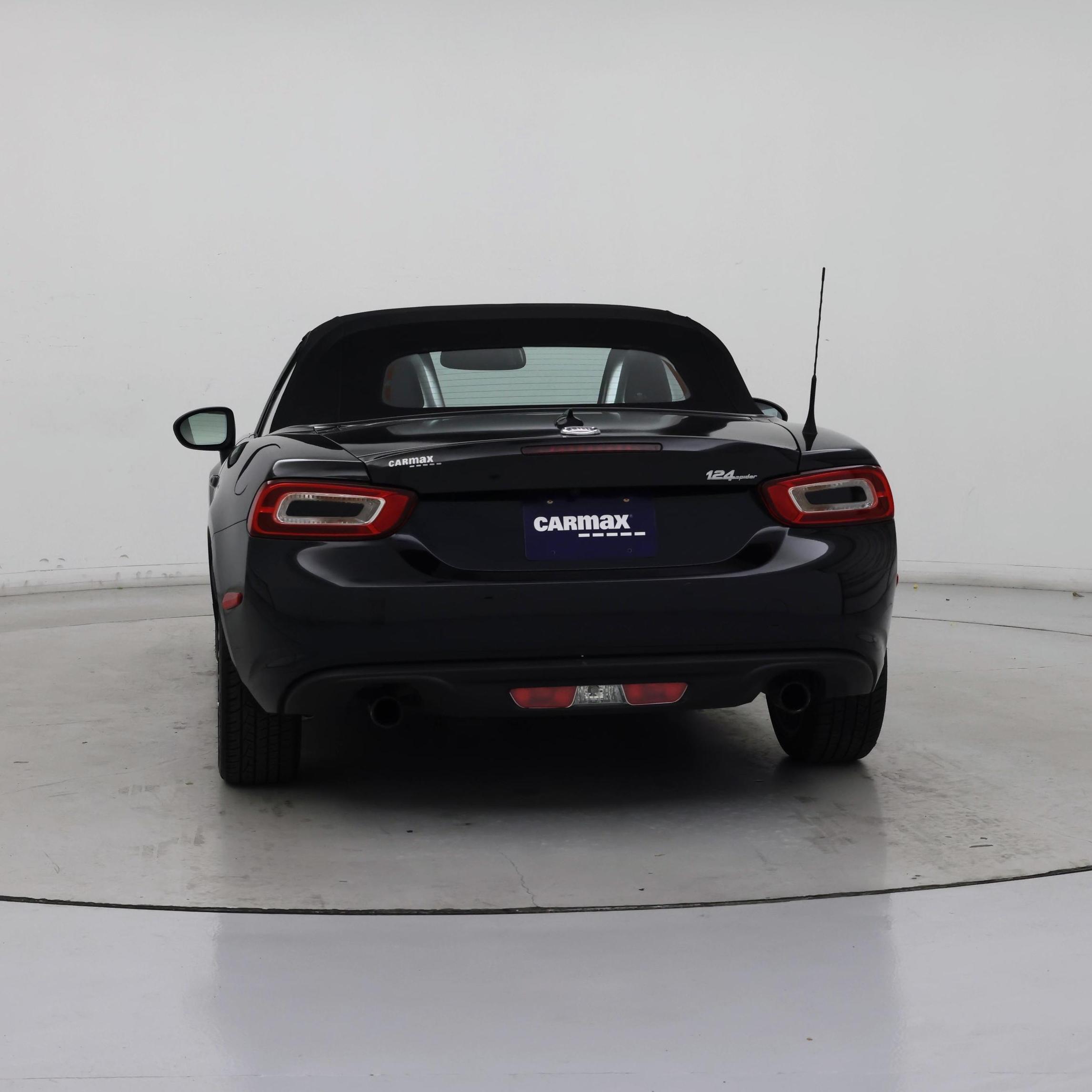 Thumbnail: 2017 Fiat 124 Spider - 6