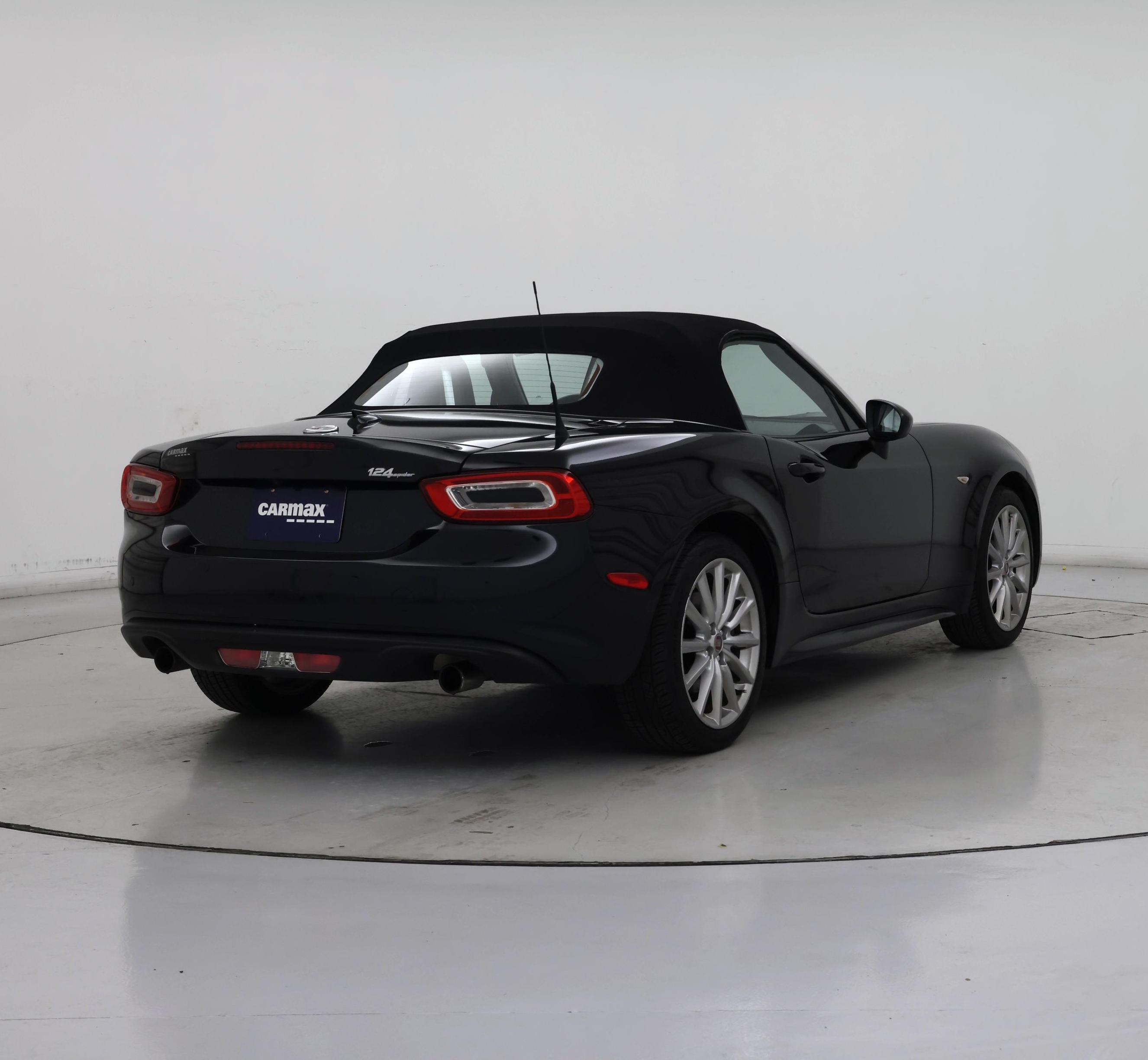 Thumbnail: 2017 Fiat 124 Spider - 8