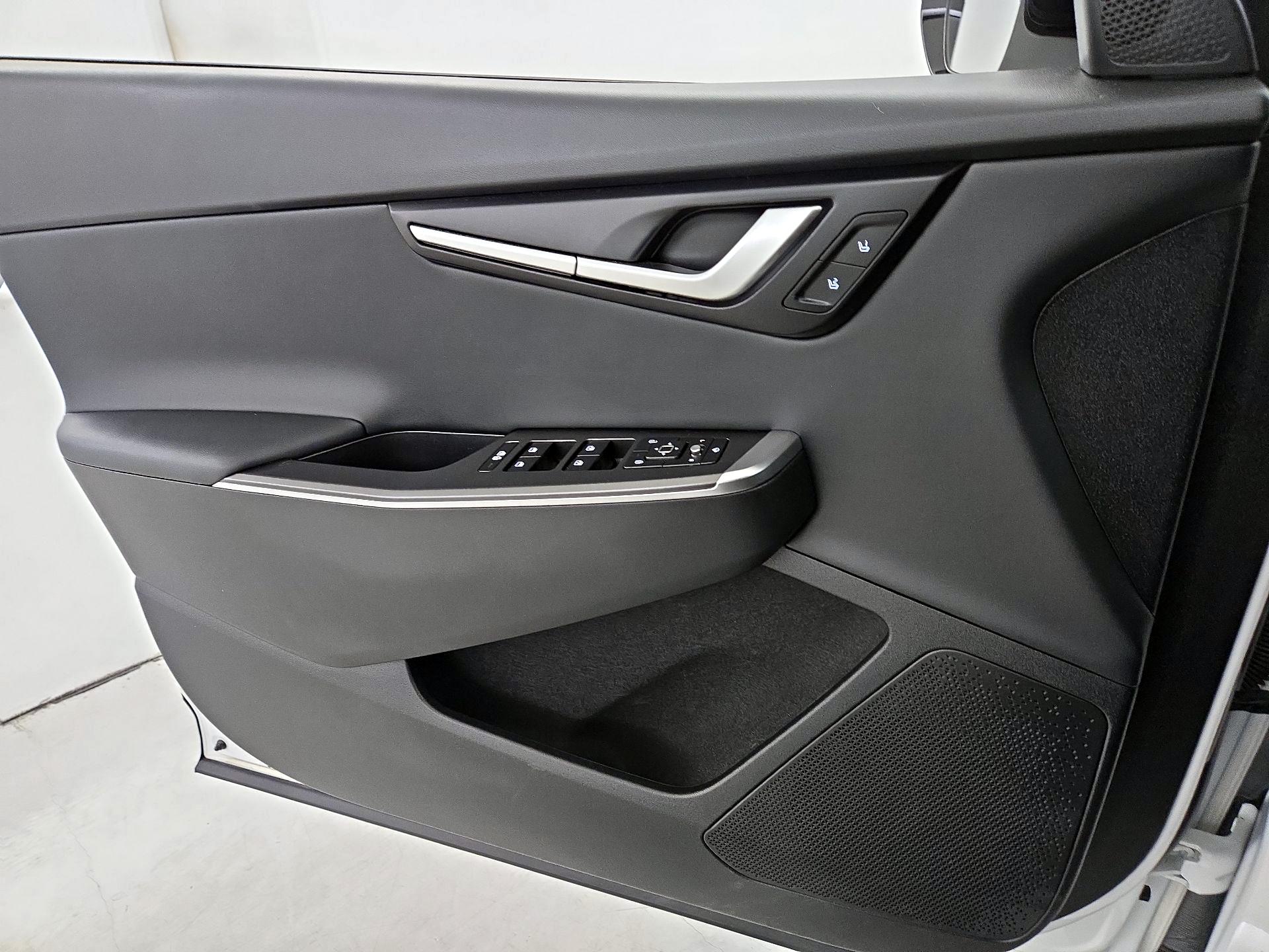 Thumbnail: 2024 Kia EV6 - 12