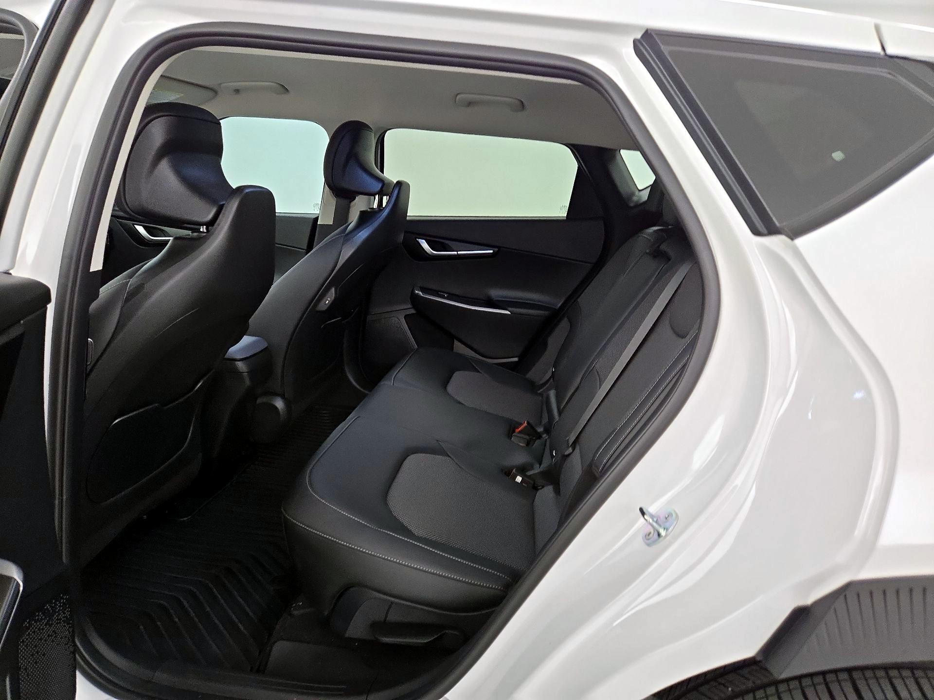 Thumbnail: 2024 Kia EV6 - 20