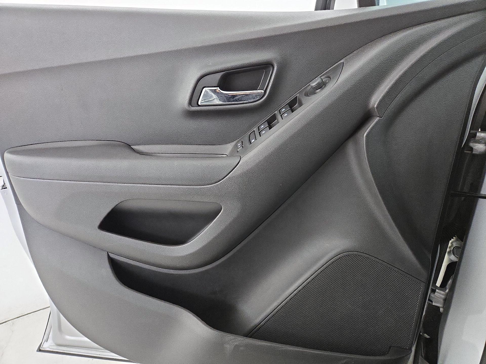 Thumbnail: 2020 Chevrolet Trax - 12