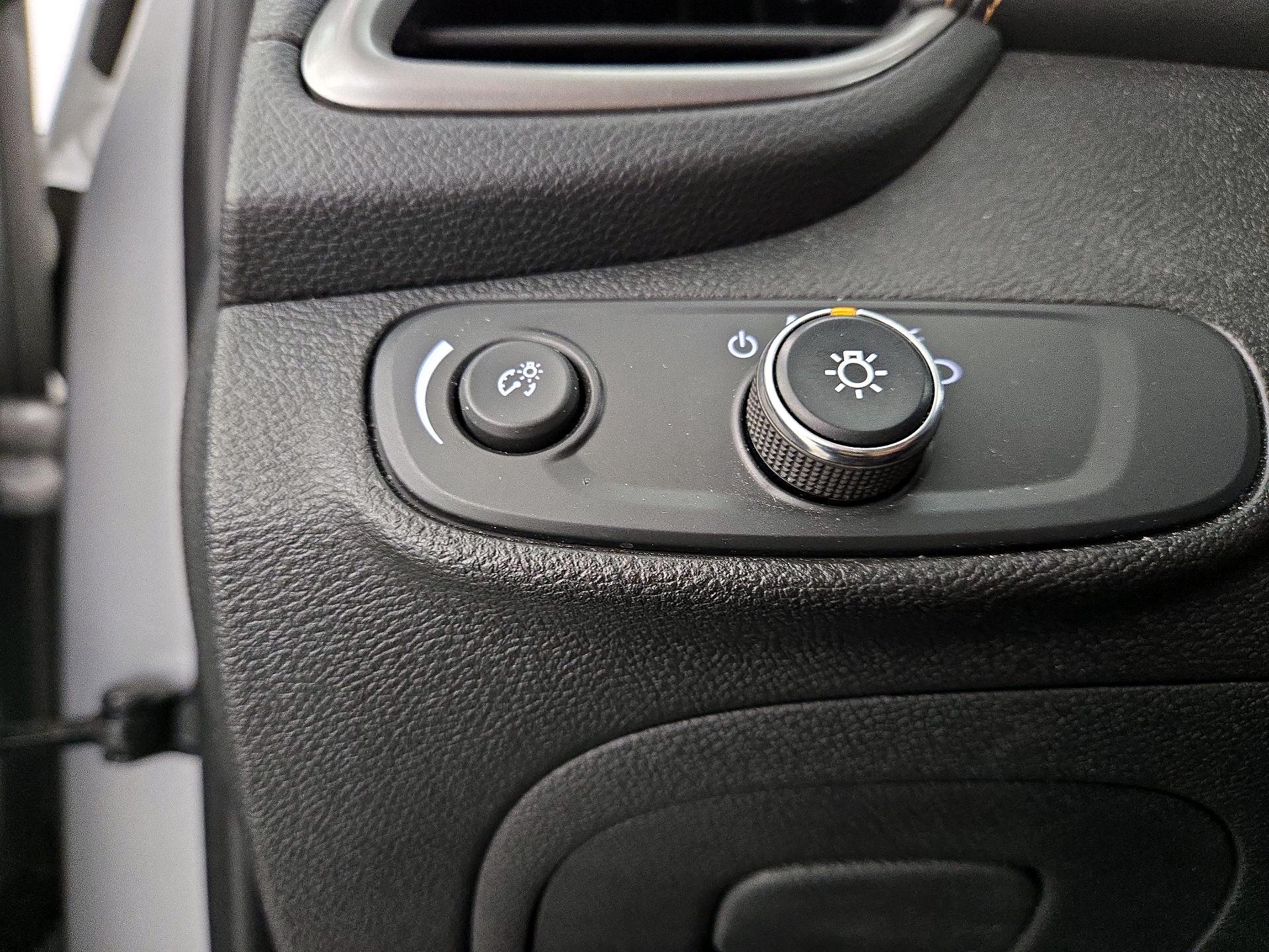 Thumbnail: 2020 Chevrolet Trax - 13