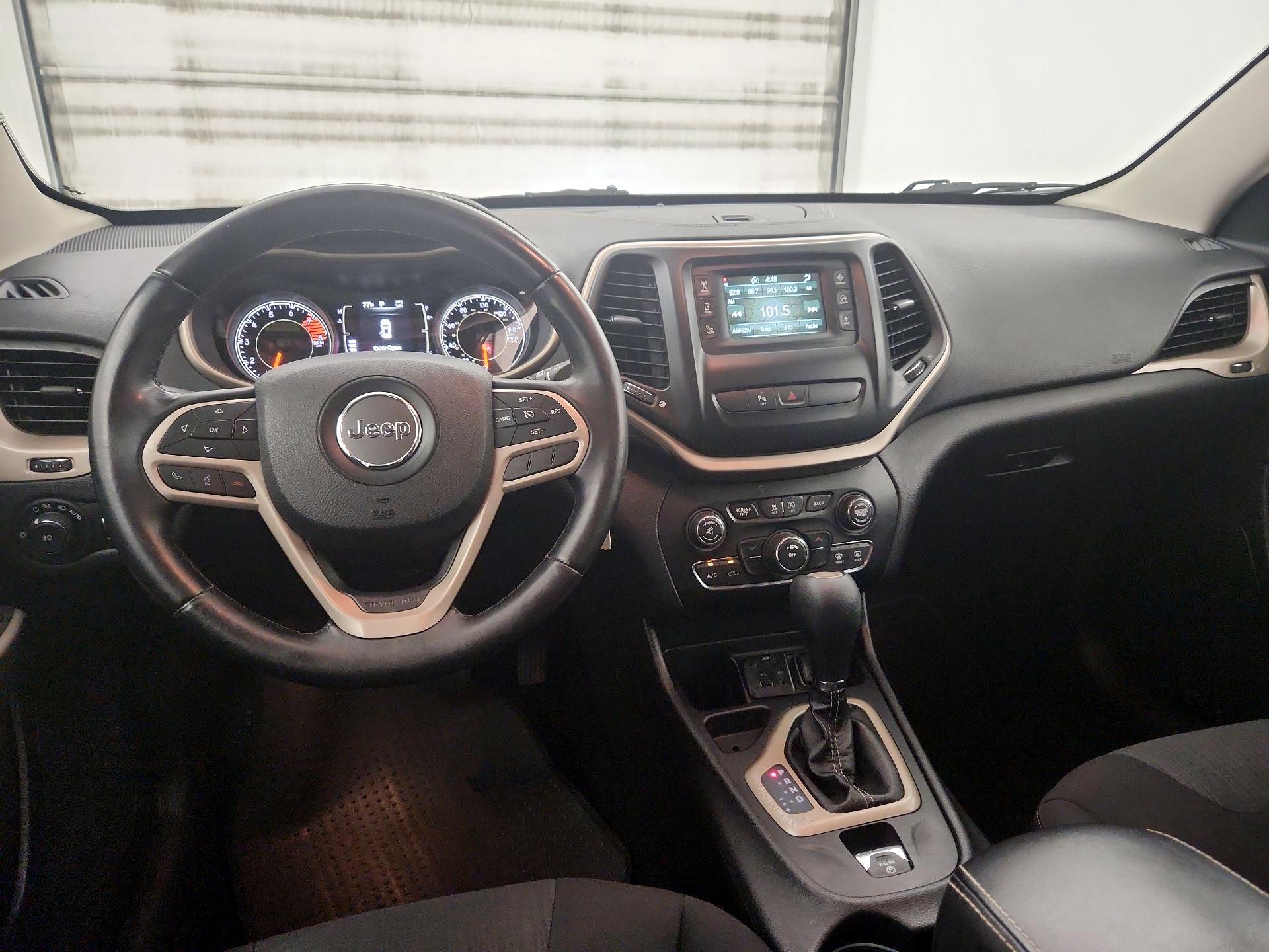 Thumbnail: 2017 Jeep Cherokee - 9