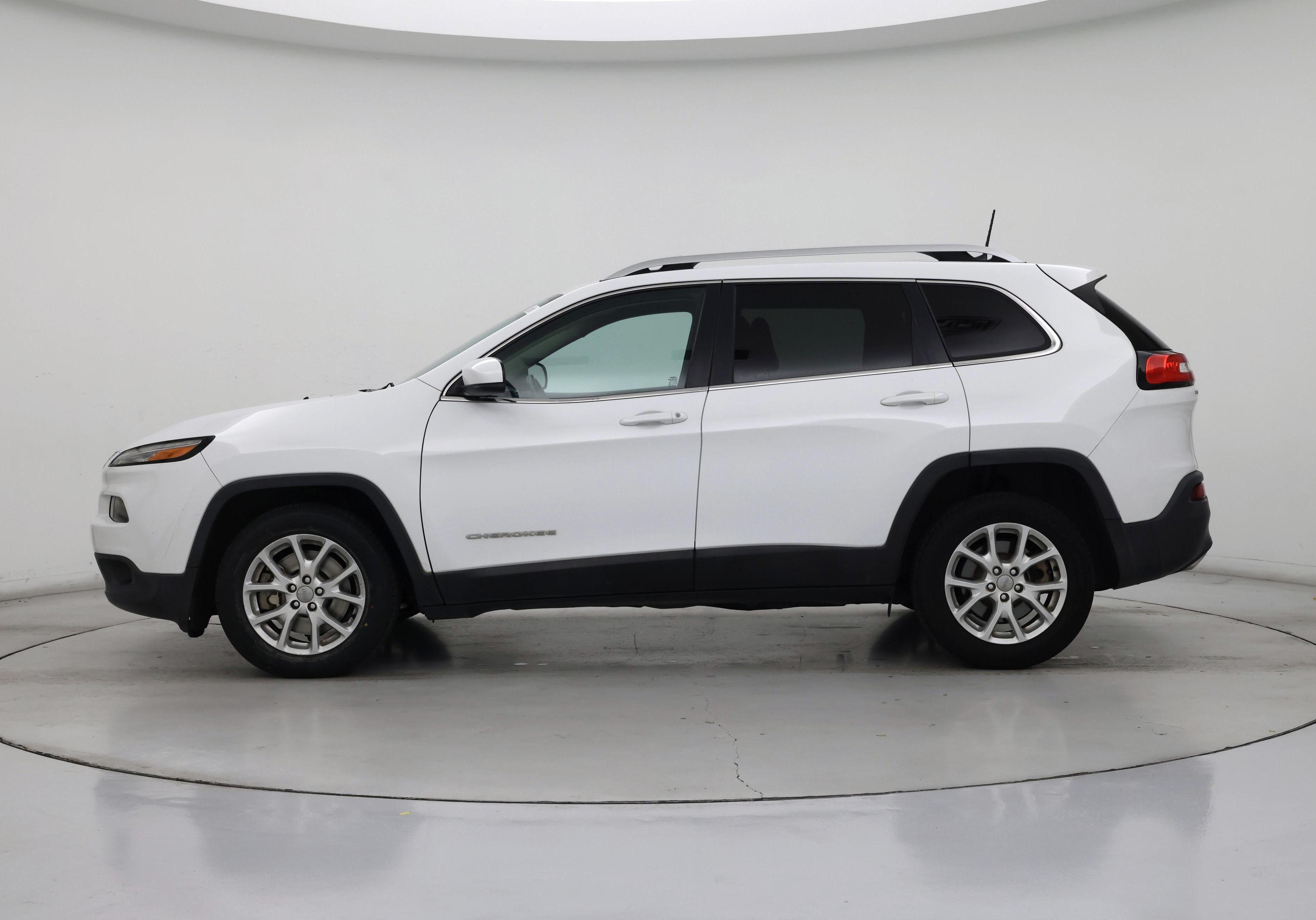 Thumbnail: 2017 Jeep Cherokee - 3