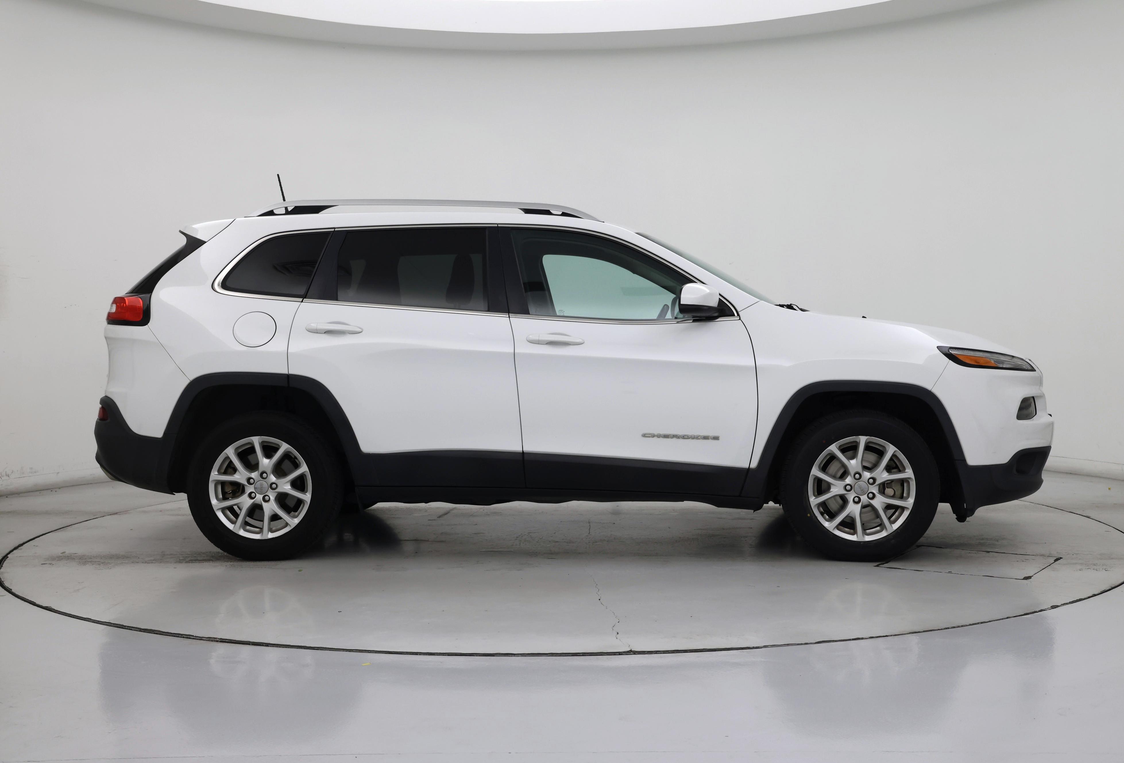 Thumbnail: 2017 Jeep Cherokee - 7
