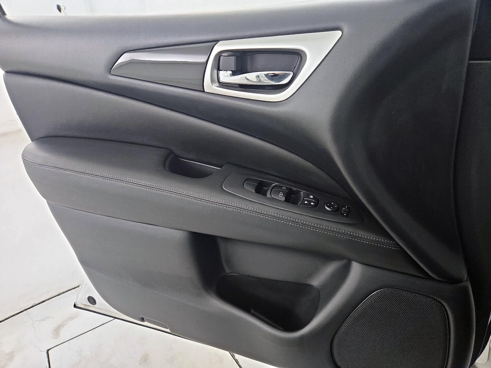 Thumbnail: 2019 Nissan Pathfinder - 12