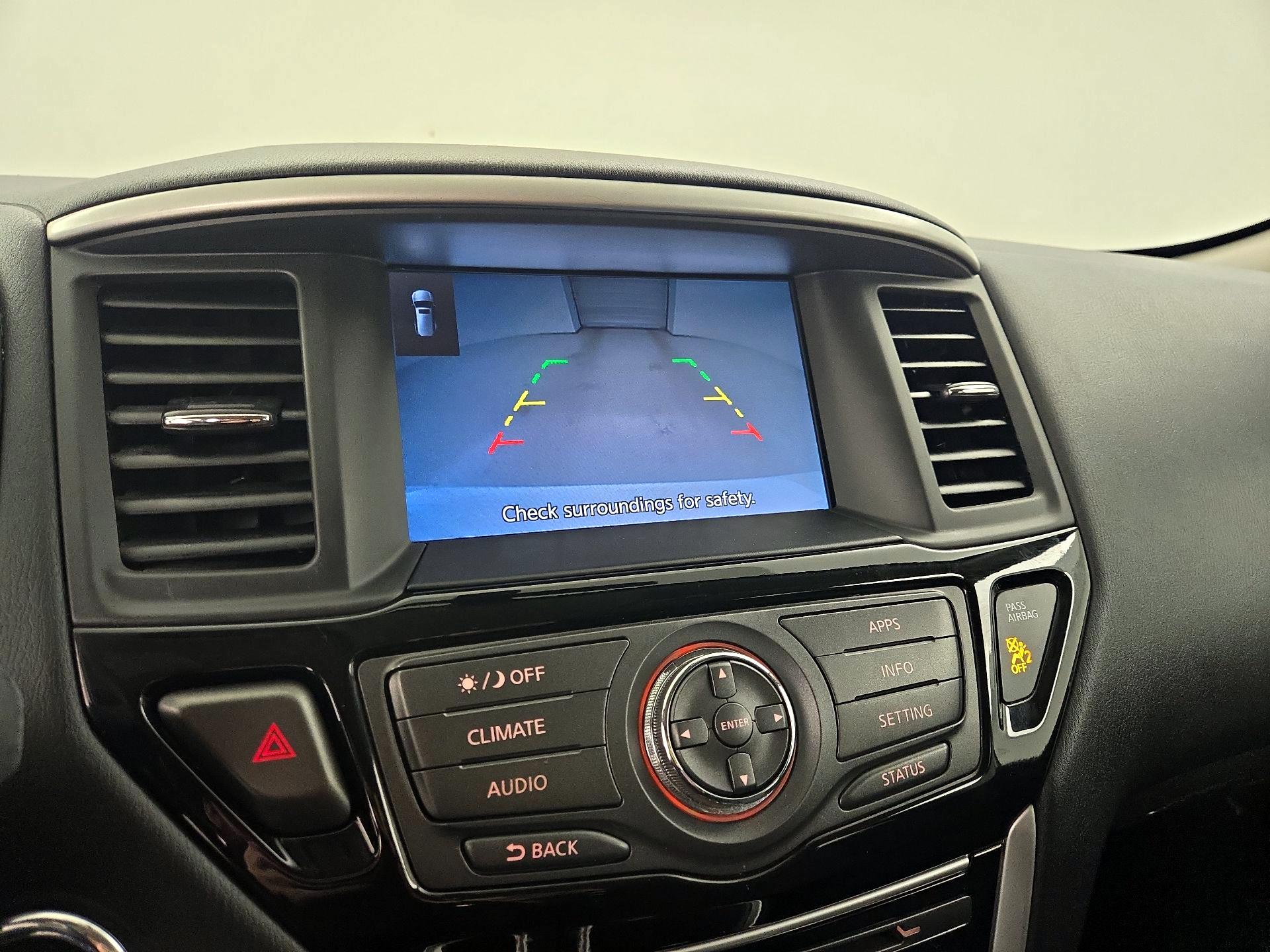 Thumbnail: 2019 Nissan Pathfinder - 14