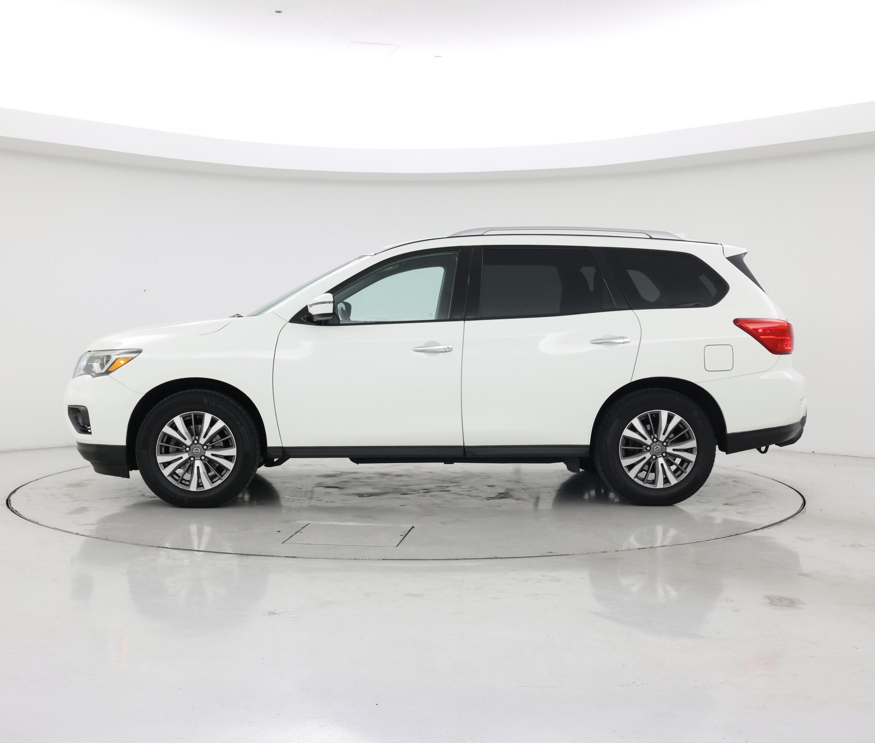 Thumbnail: 2019 Nissan Pathfinder - 3