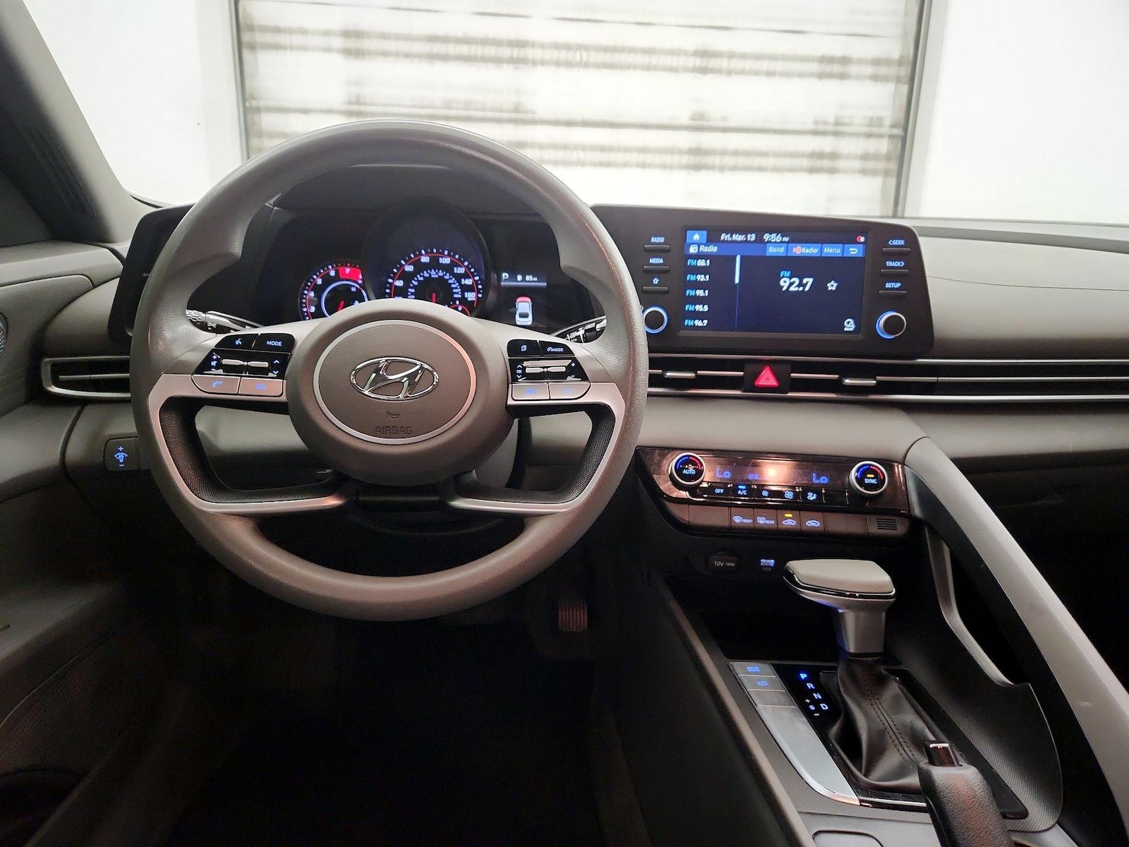 2021 Hyundai Elantra SEL - Photo 10